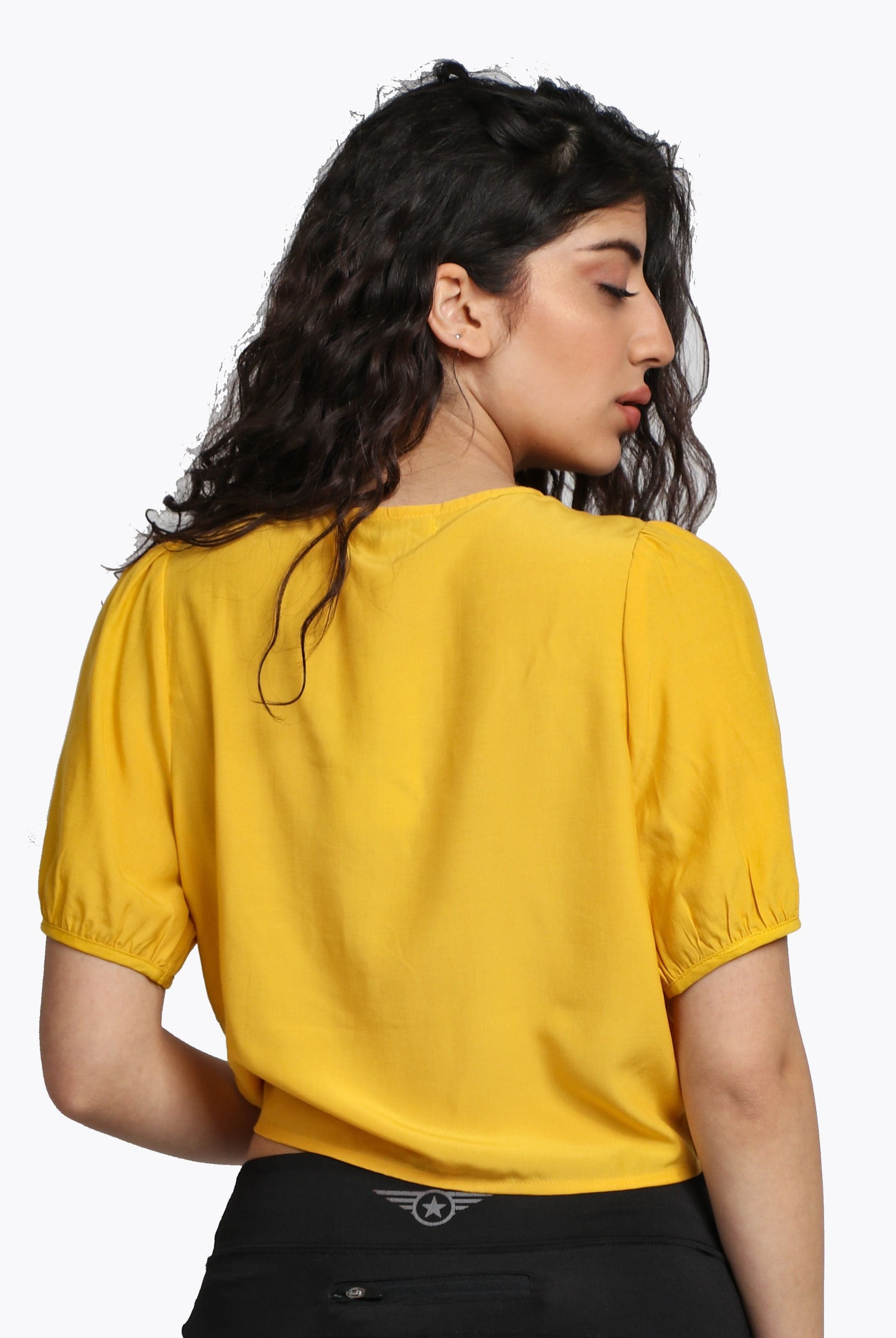 ميكا بلوزه كروب توب بربطة أمامية مزينة بأزرار نص كم نسائي