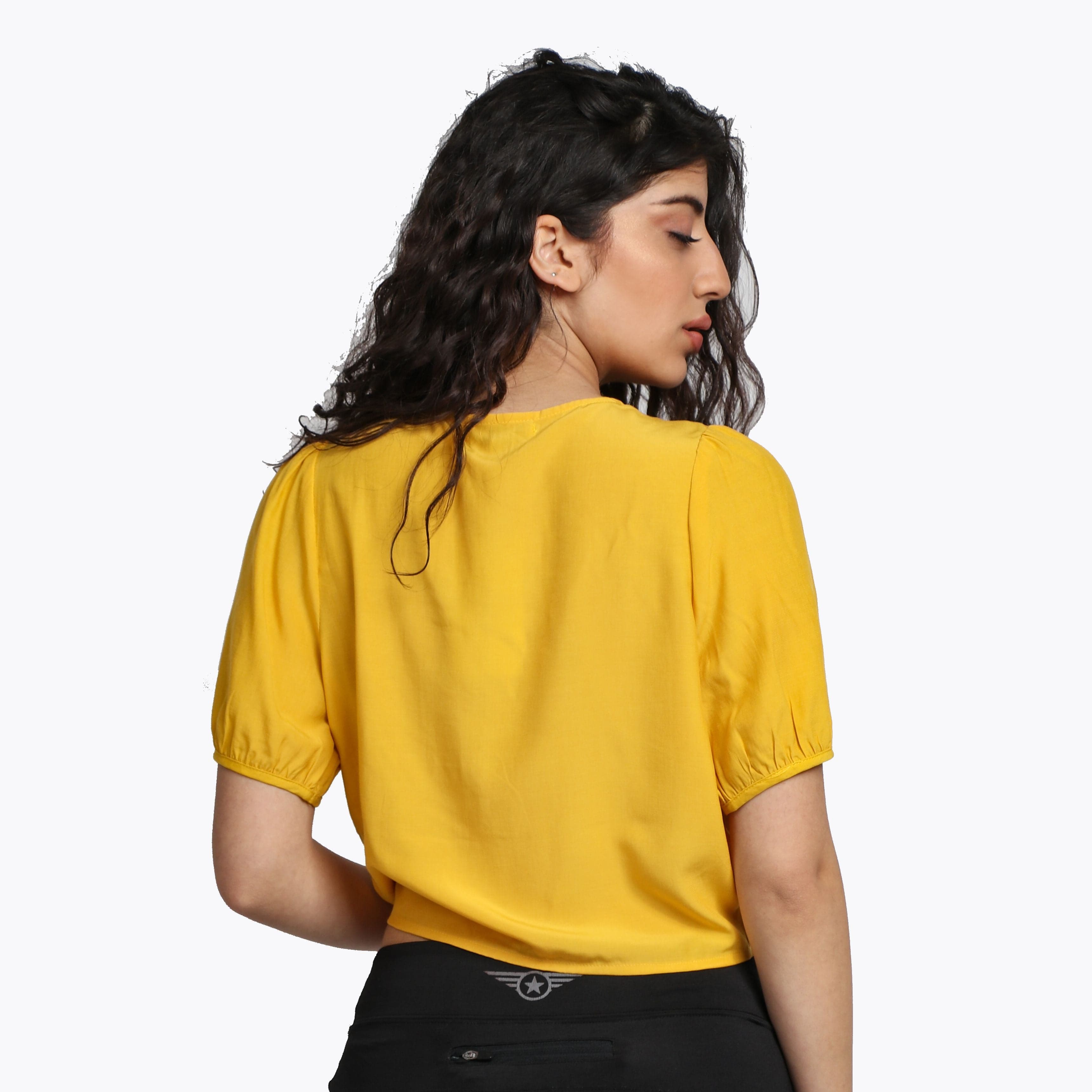 ميكا بلوزه كروب توب بربطة أمامية مزينة بأزرار نص كم نسائي