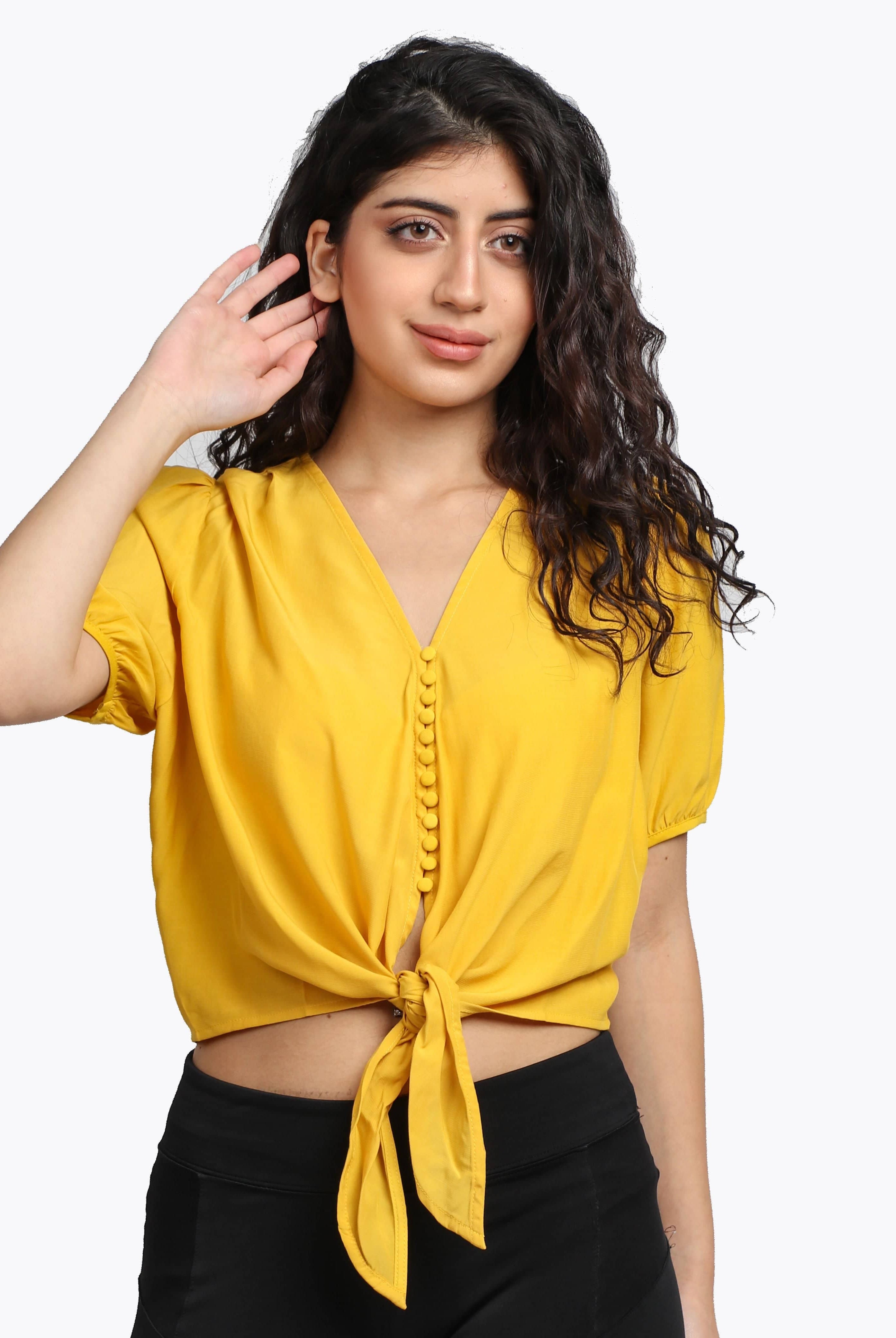 ميكا بلوزه كروب توب بربطة أمامية مزينة بأزرار نص كم نسائي