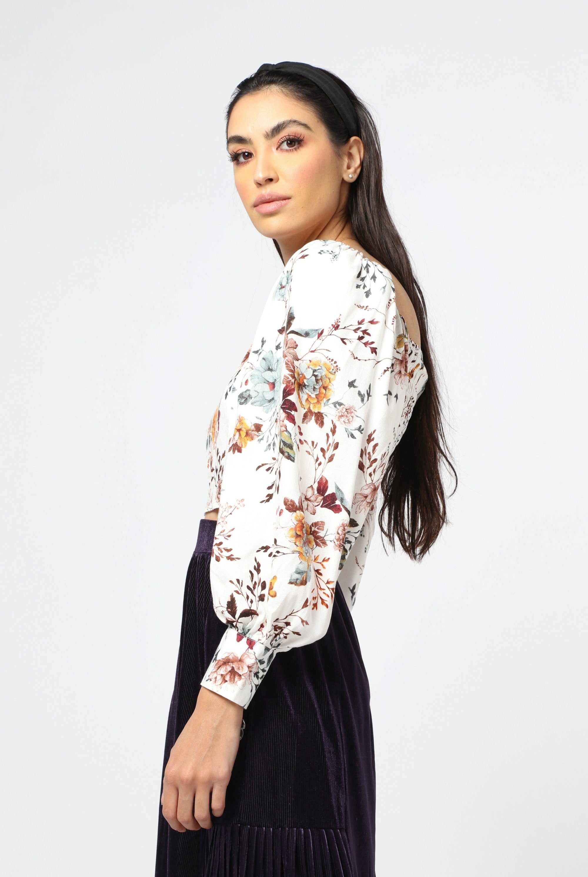 ميكا بلوزة مشجرة بياقة مربعة بكم طويل نسائي أوف وايت