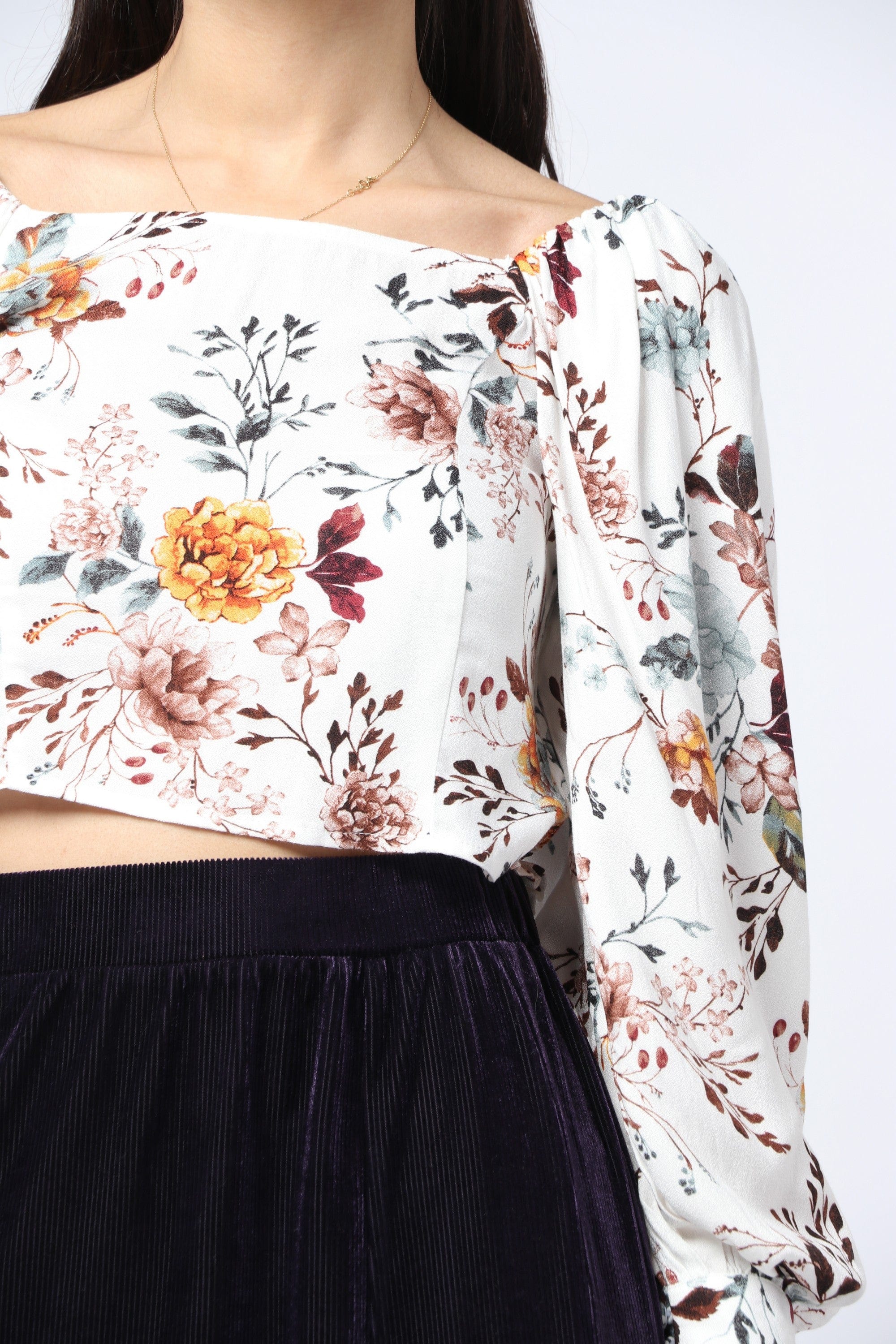 ميكا بلوزة مشجرة بياقة مربعة بكم طويل نسائي أوف وايت