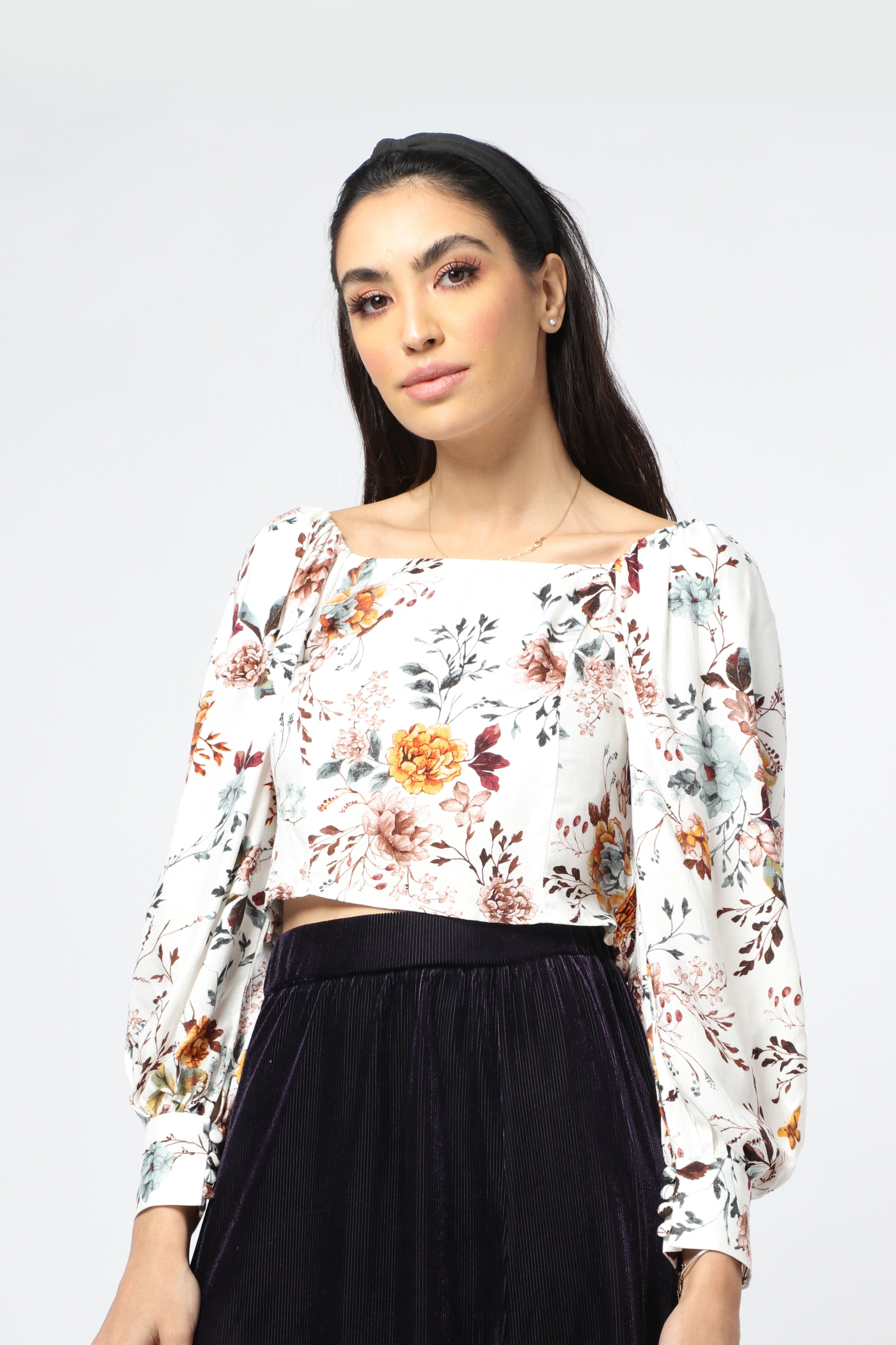 ميكا بلوزة مشجرة بياقة مربعة بكم طويل نسائي أوف وايت