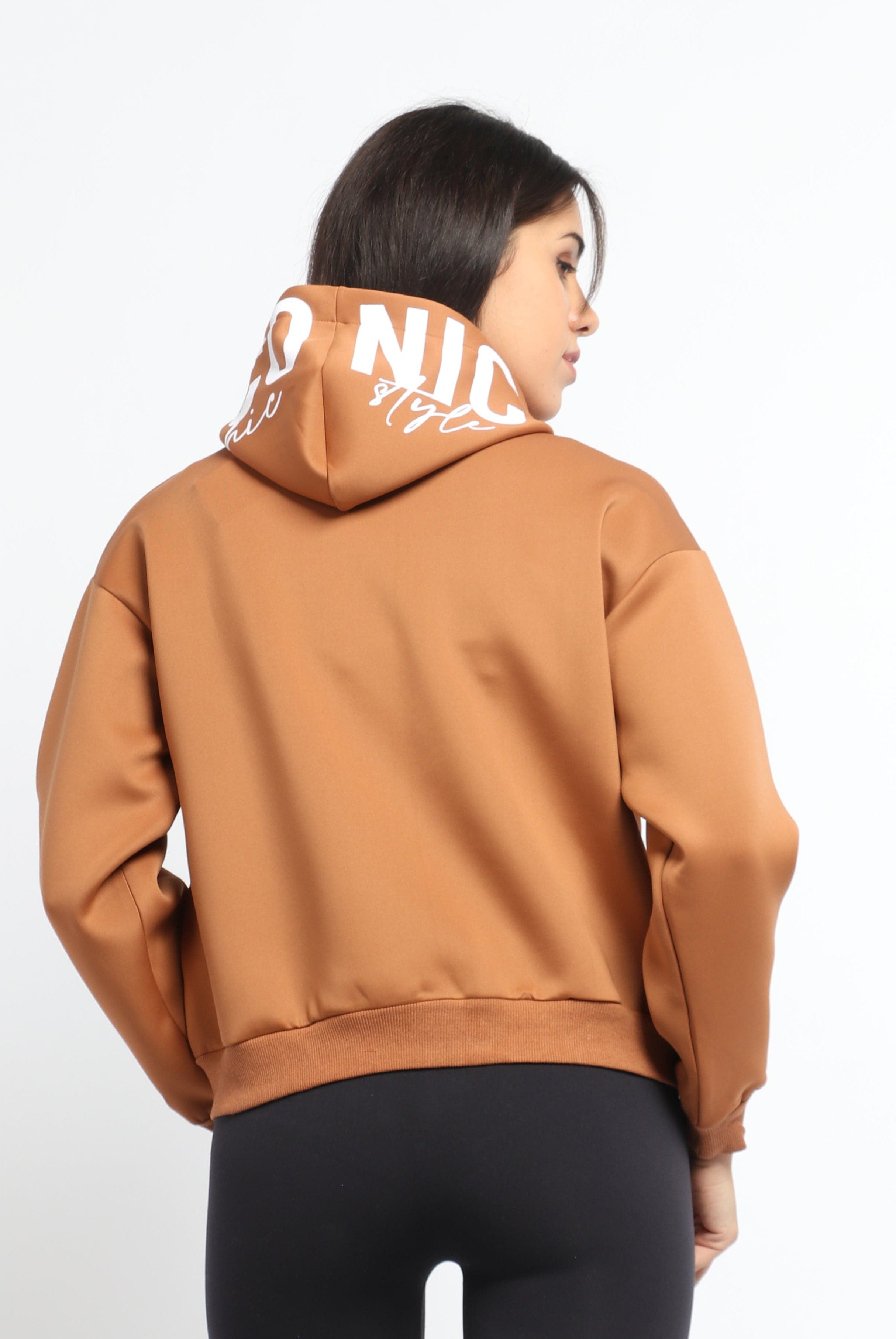 ميكا سويت شيرت قصير سادة بسحاب وقبعة ورباط بأكمام طويلة