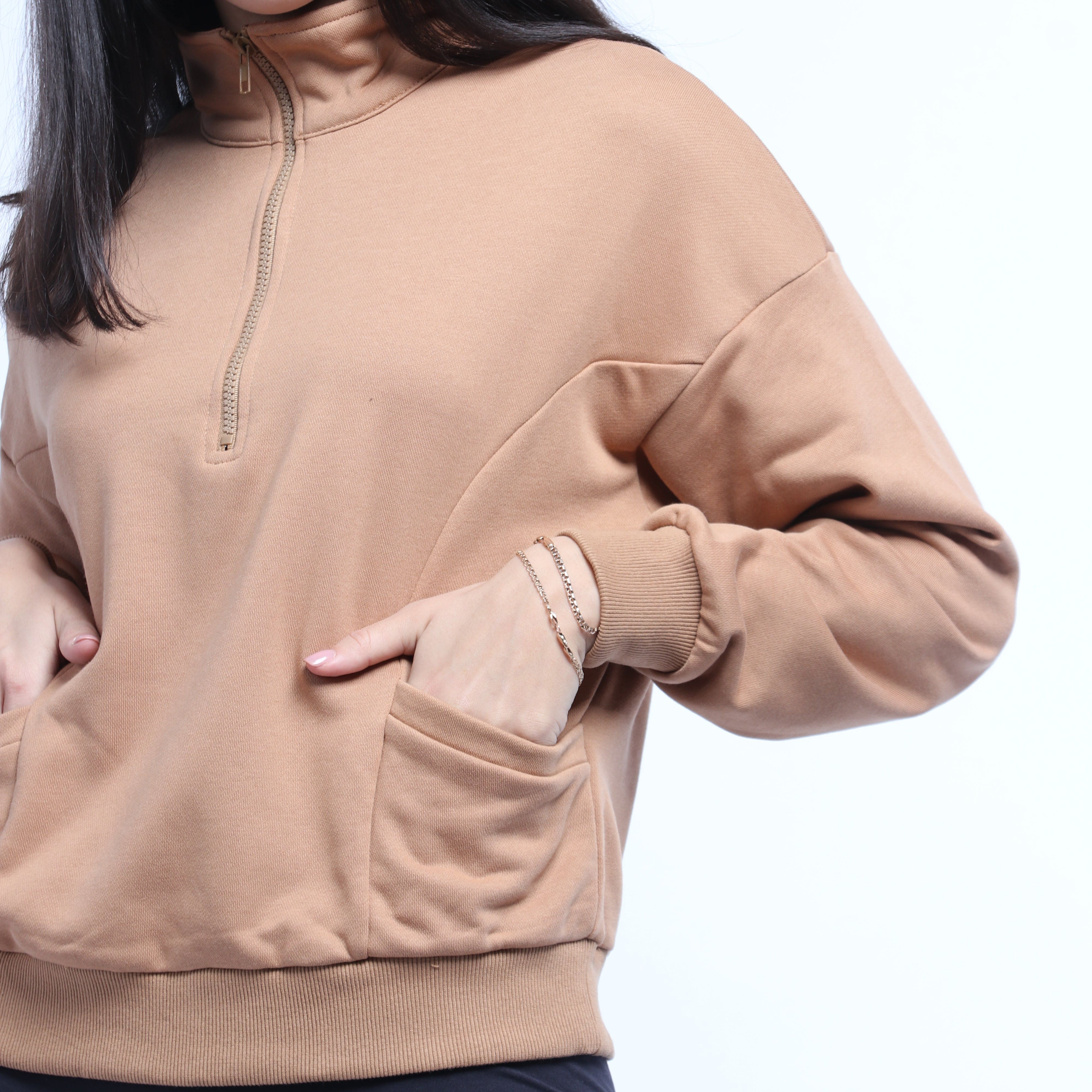 ميكا بلوزة سادة بسحاب طويل بجيوب جانبية بأكمام طويلة