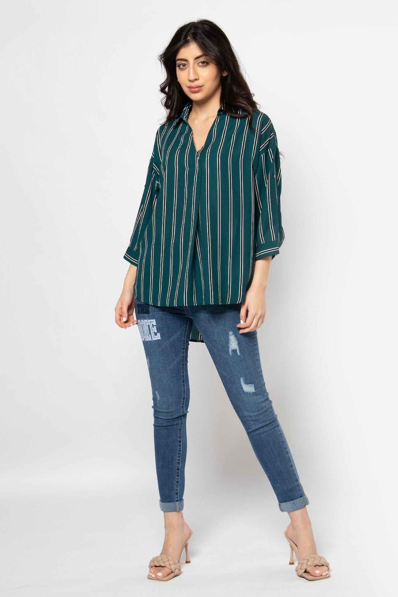 ميكا بلوزة بكسرة أمامية مخطط بالطول بأكمام 3/4