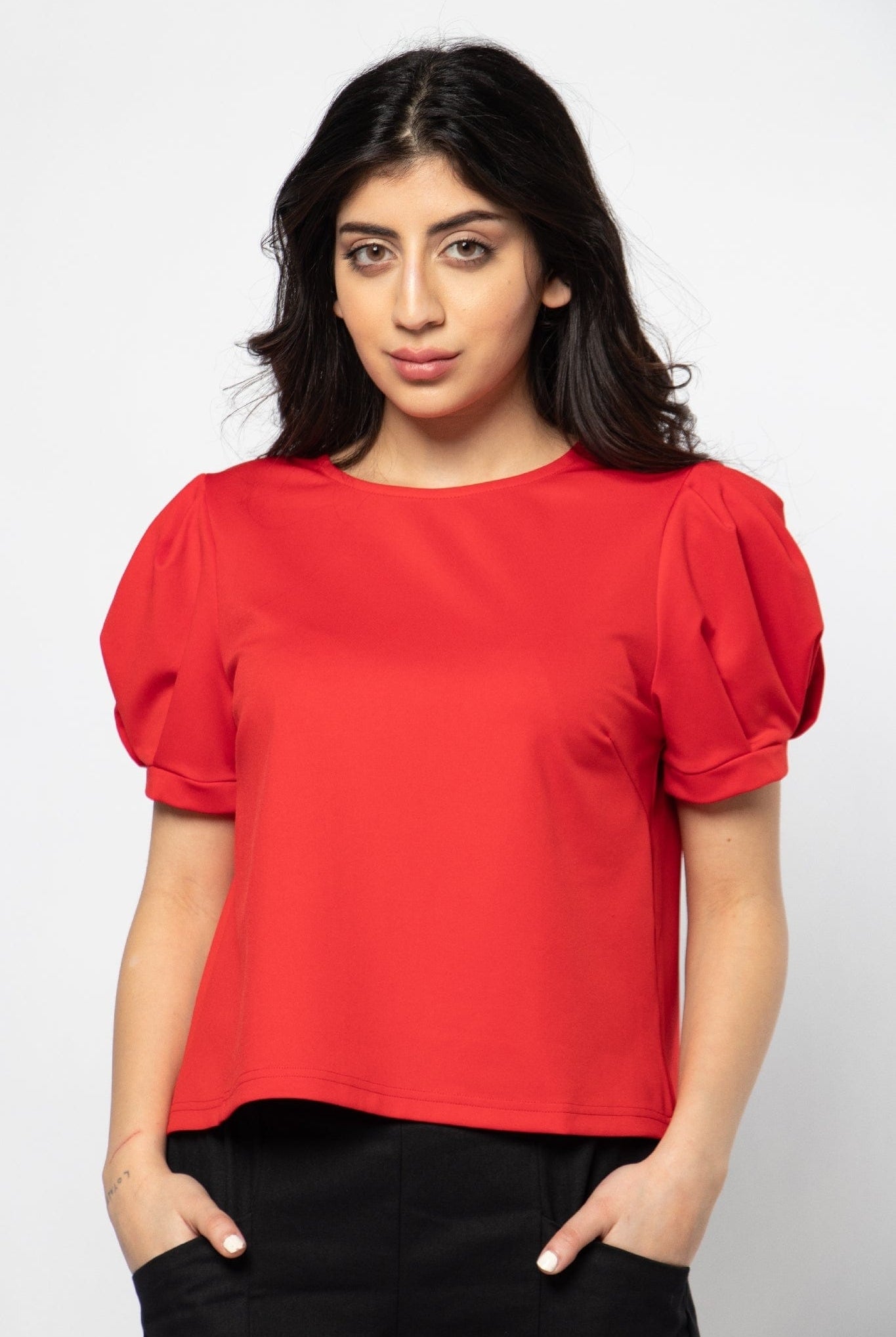 ميكا بلوزة بأكمام قصيرة سادة برقبة دائرية