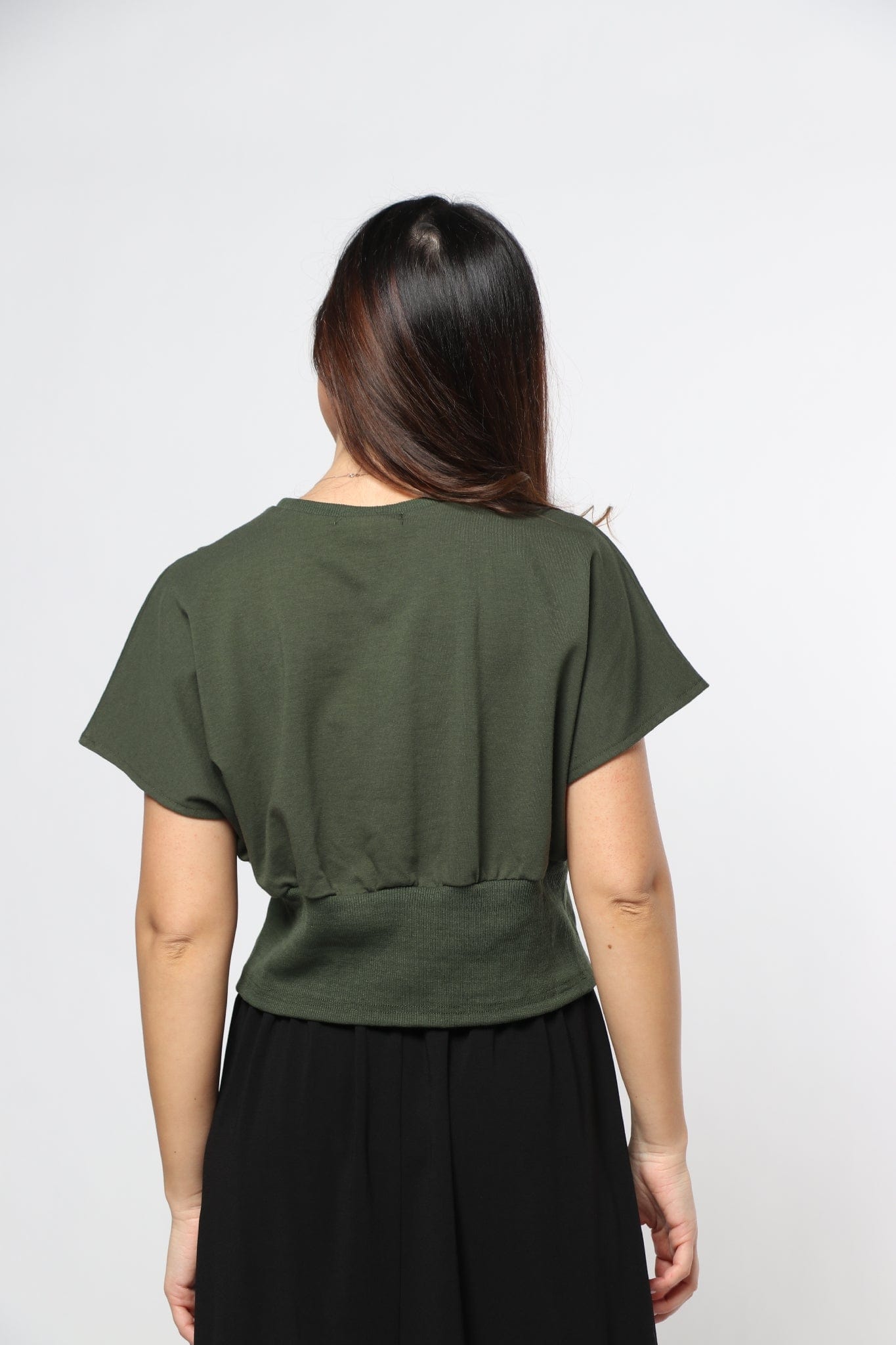 ميكا بلوزة أوفر سايز مع مطاط على الخصر كم قصير نسائي