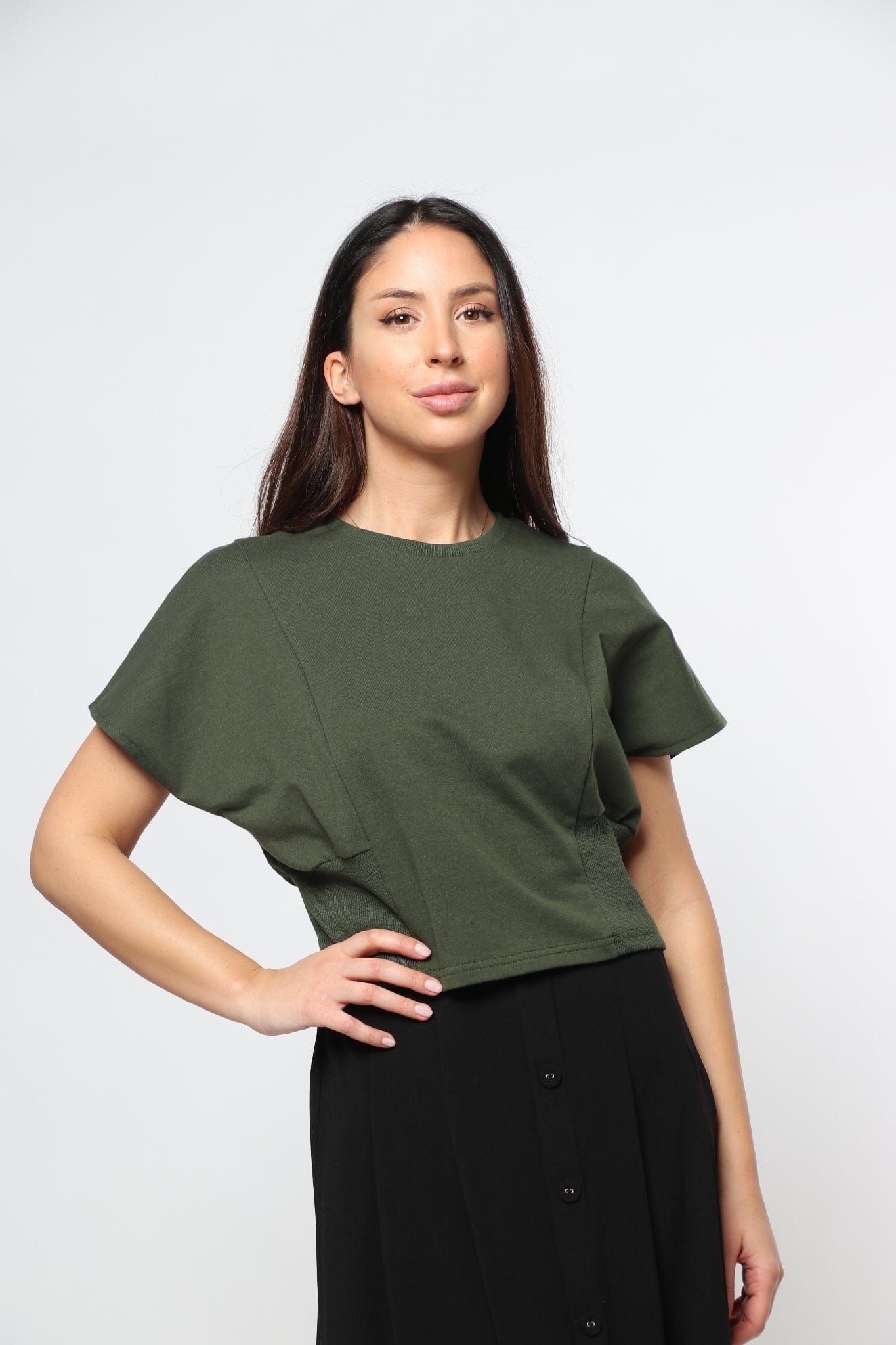 ميكا بلوزة أوفر سايز مع مطاط على الخصر كم قصير نسائي