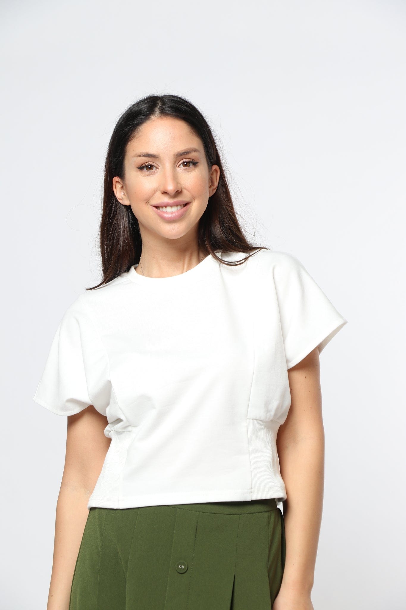 ميكا بلوزة أوفر سايز مع مطاط على الخصر كم قصير نسائي