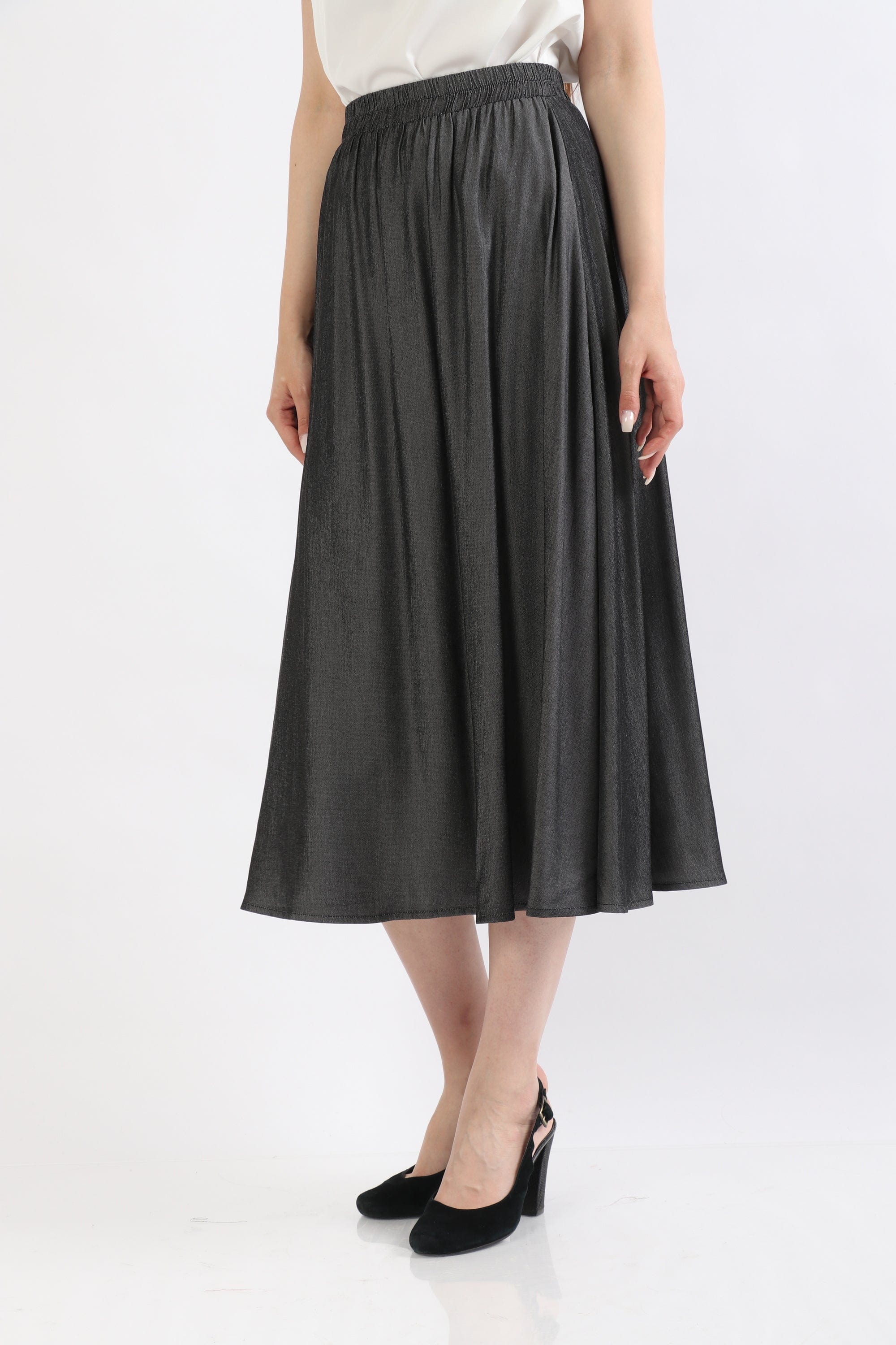 ميكا تنورة ميدي بخصر مطاطي بكسرات أسود