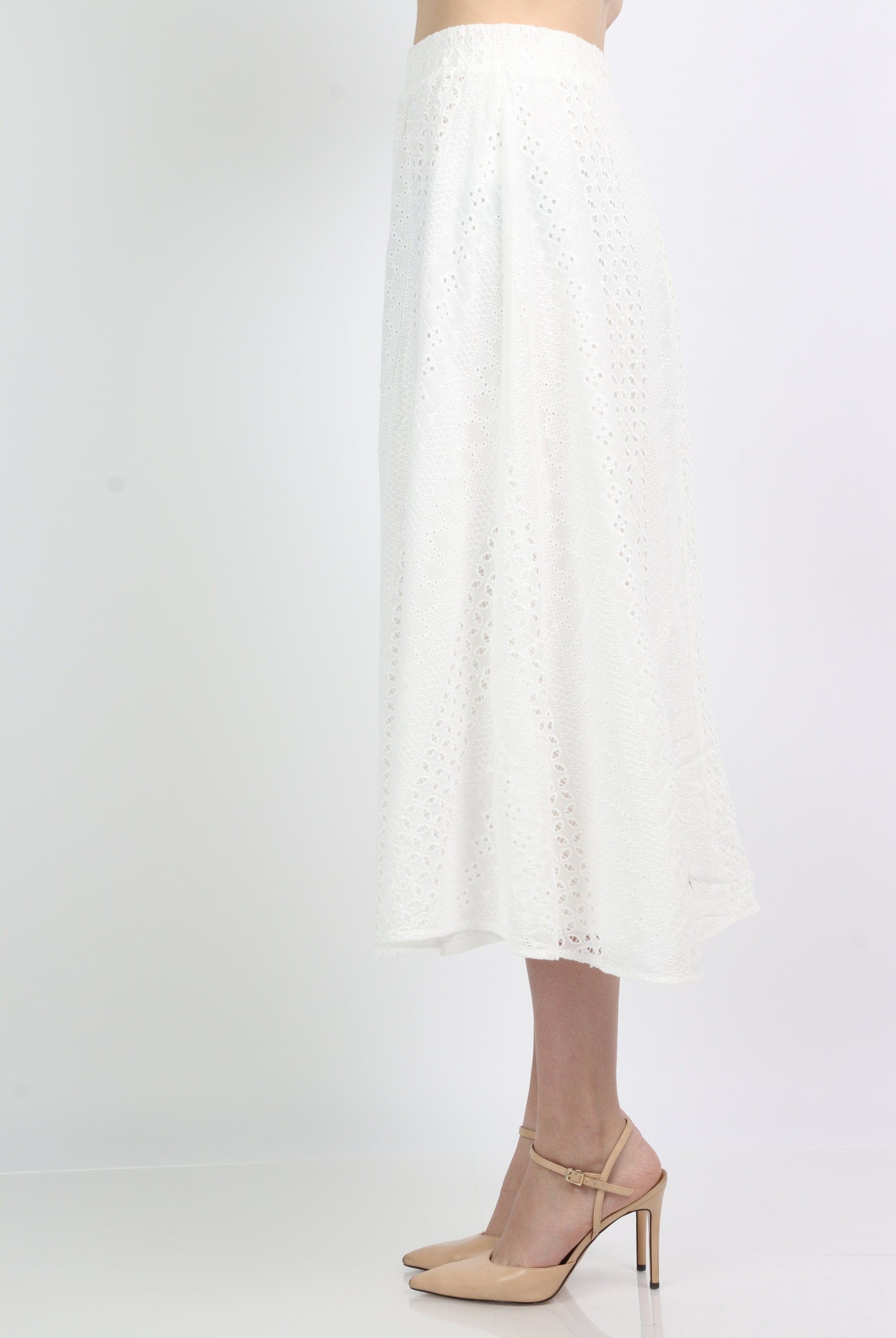 ميكا تنورة ميدي دانتيل مطرزة أوف وايت