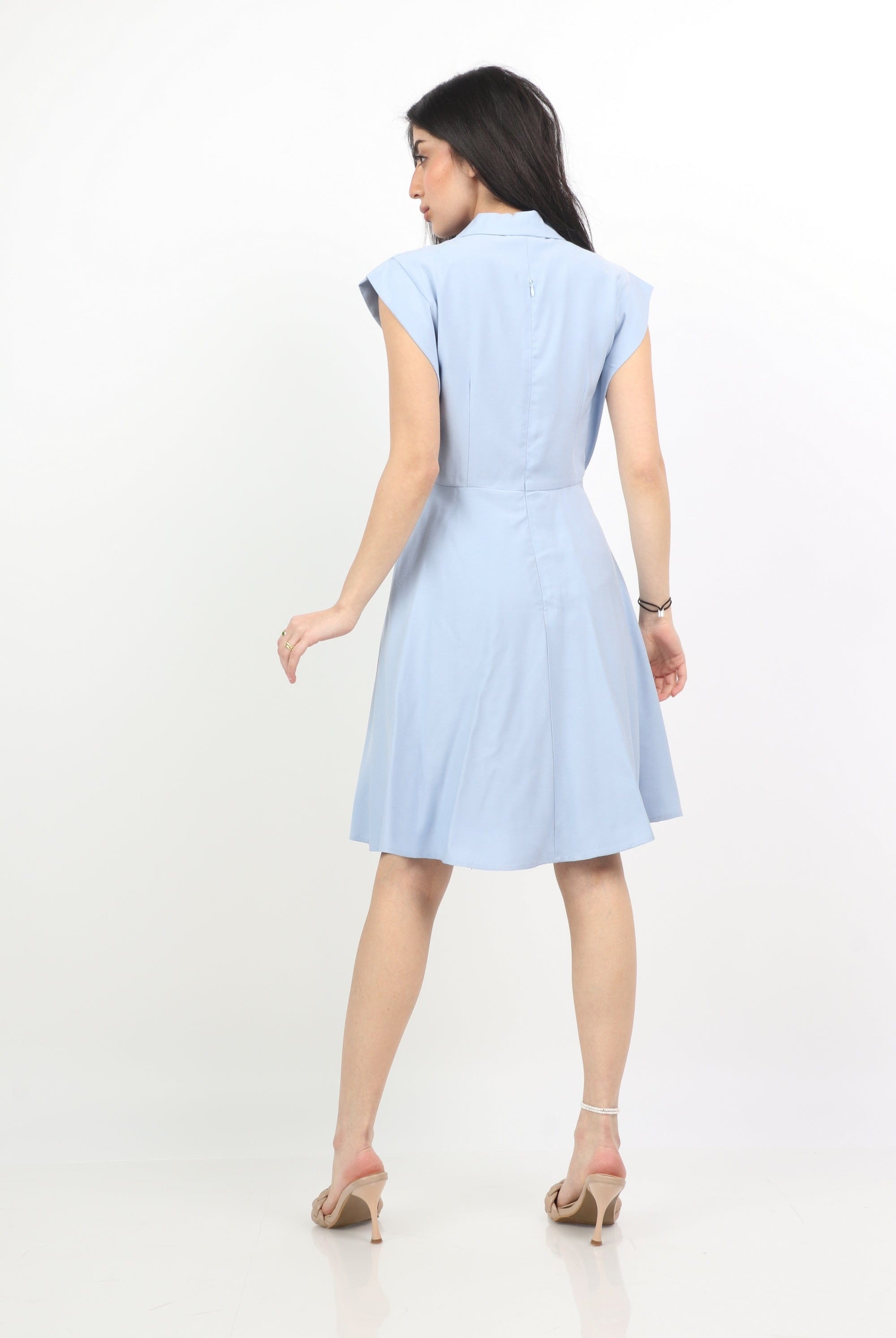 ميكا فستان قصير بدون أكمام مخصر نسائي