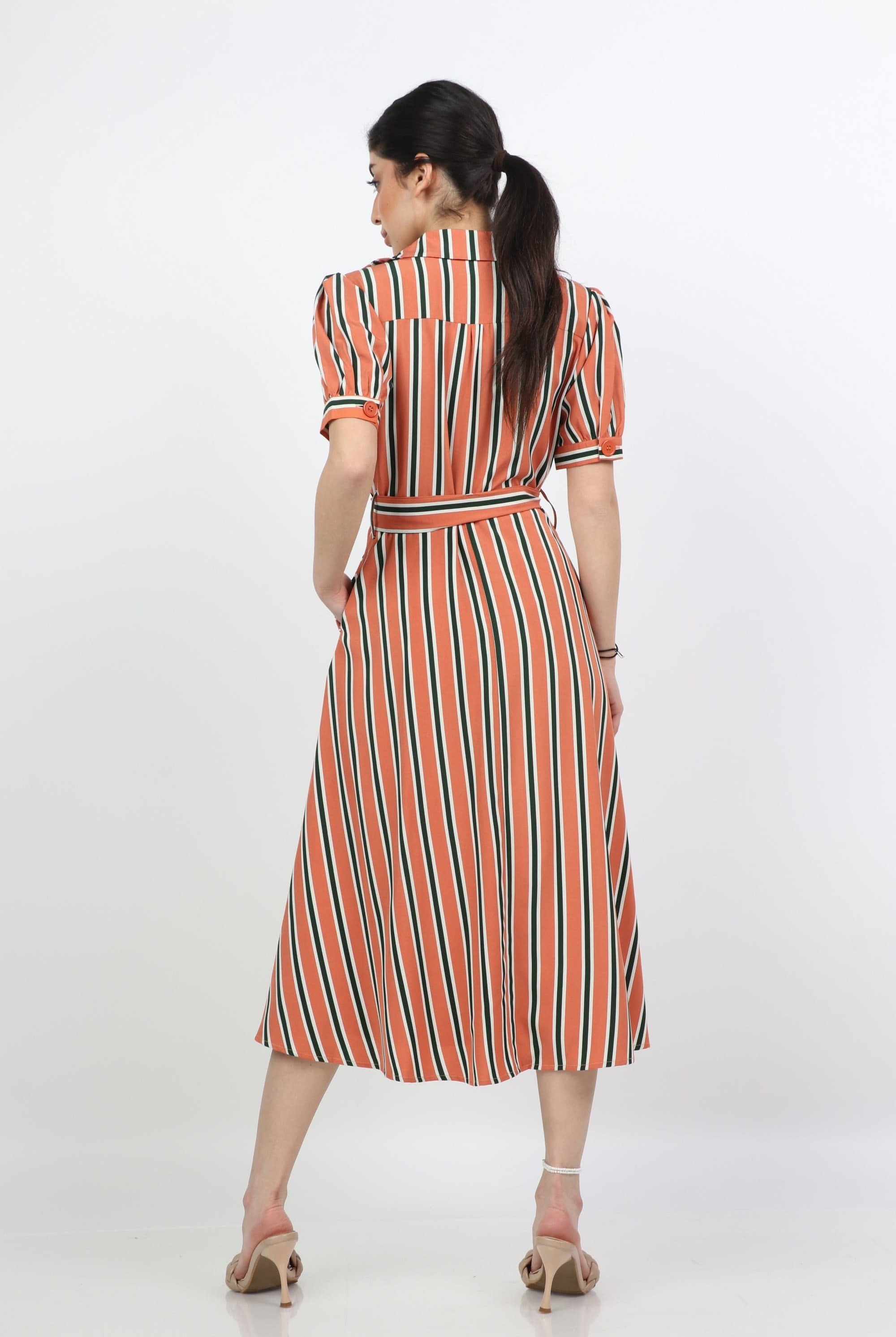 ميكا فستان ميدي مخطط بالطول بجزام بكم قصير