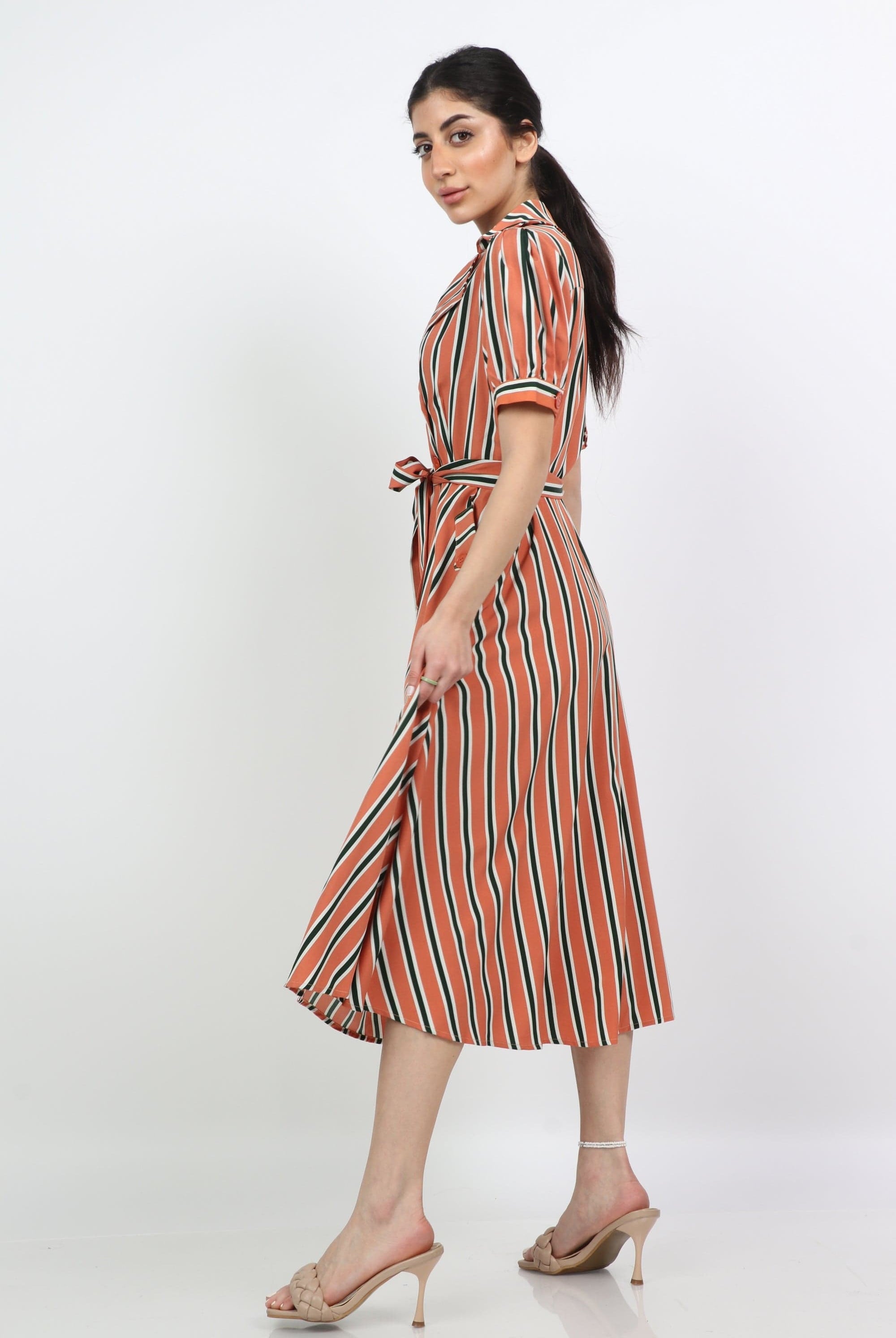 ميكا فستان ميدي مخطط بالطول بجزام بكم قصير