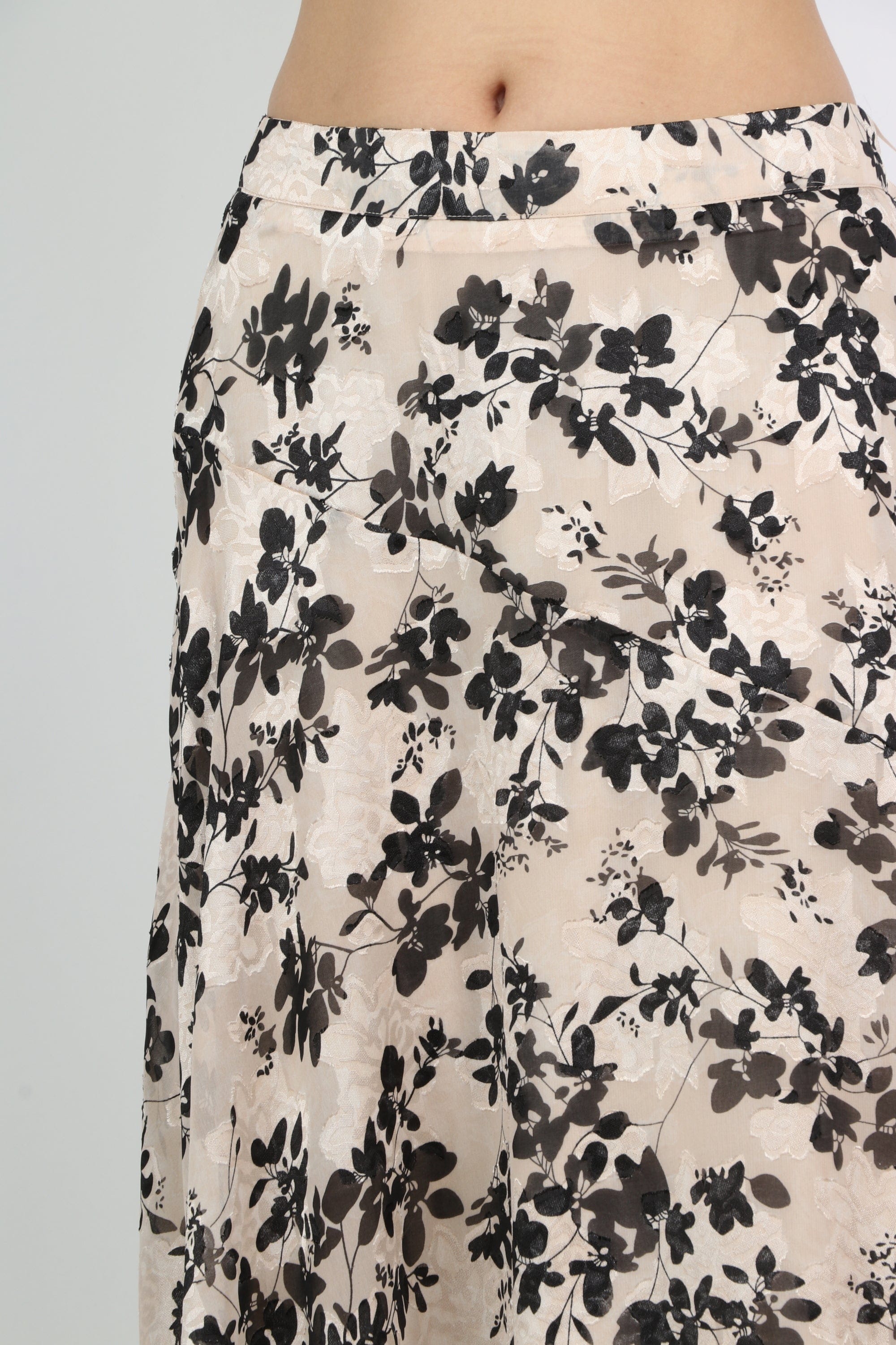 ميكا تنورة ميدي واسعة مشجرة بنمط ورود