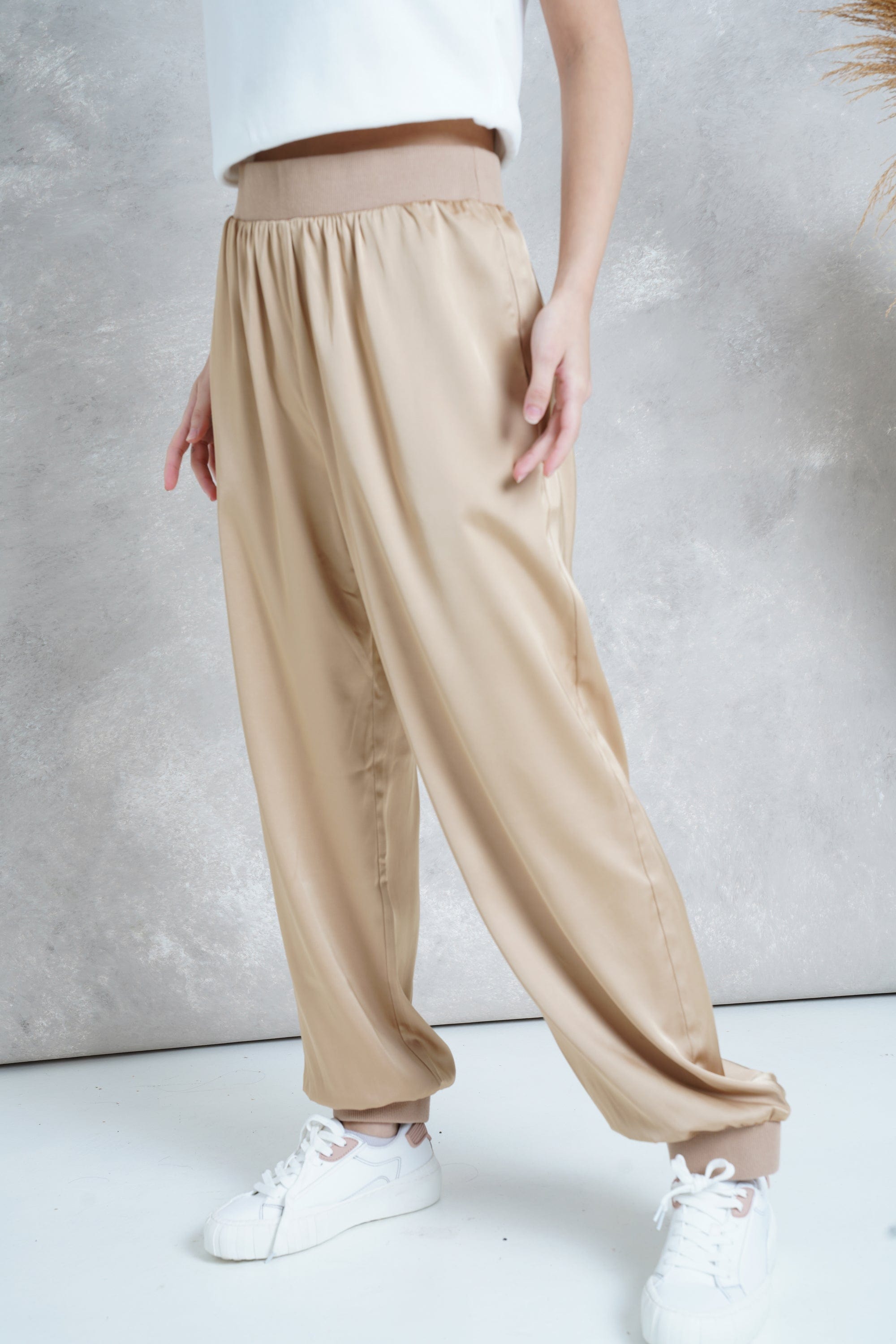 ميكا بنطلون واسع بأستيك على الخصر طويل نسائي جملي