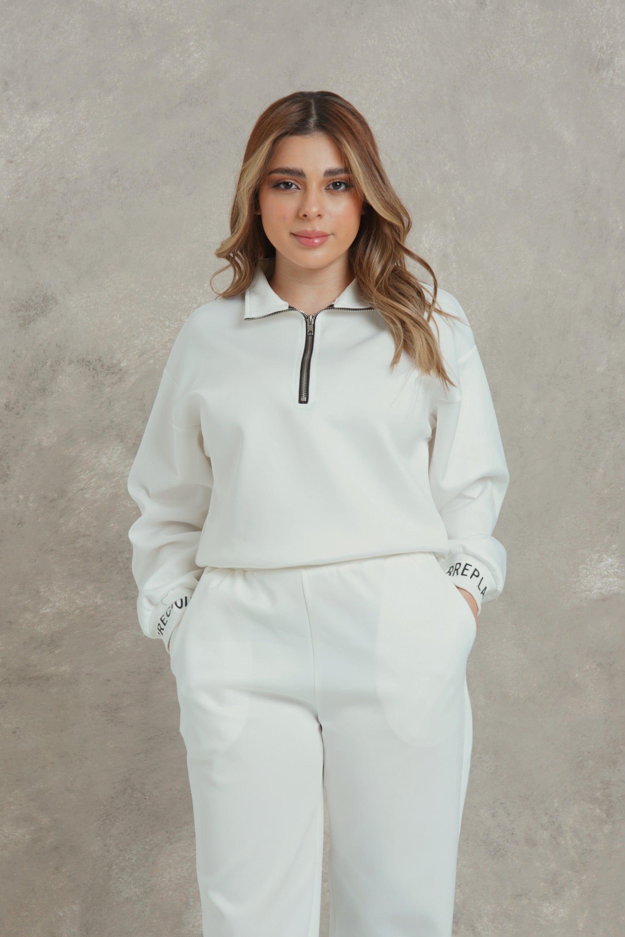 ميكا بلوزة رياضية بسحاب وياقة كم طويل نسائي