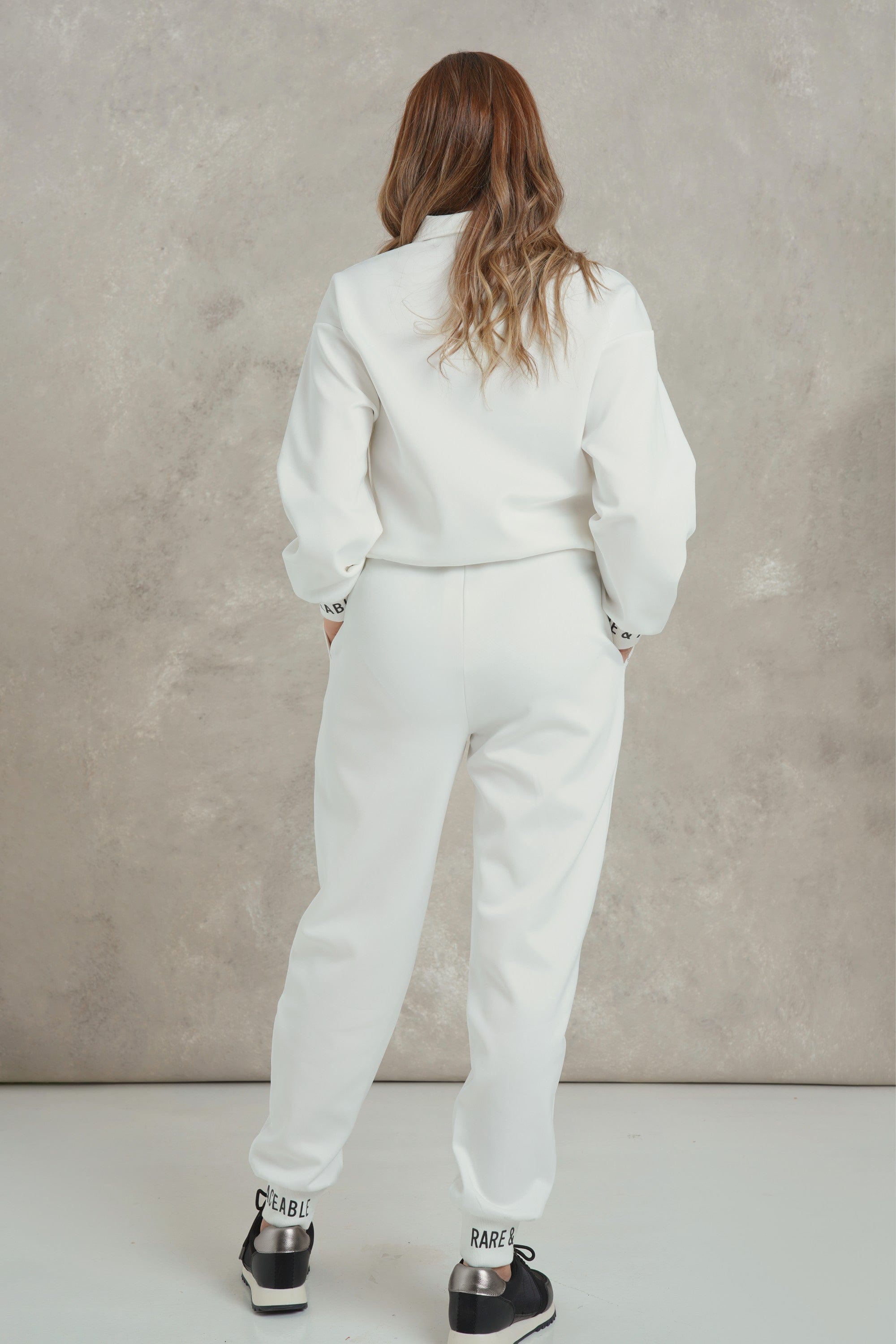 ميكا بلوزة رياضية بسحاب وياقة كم طويل نسائي