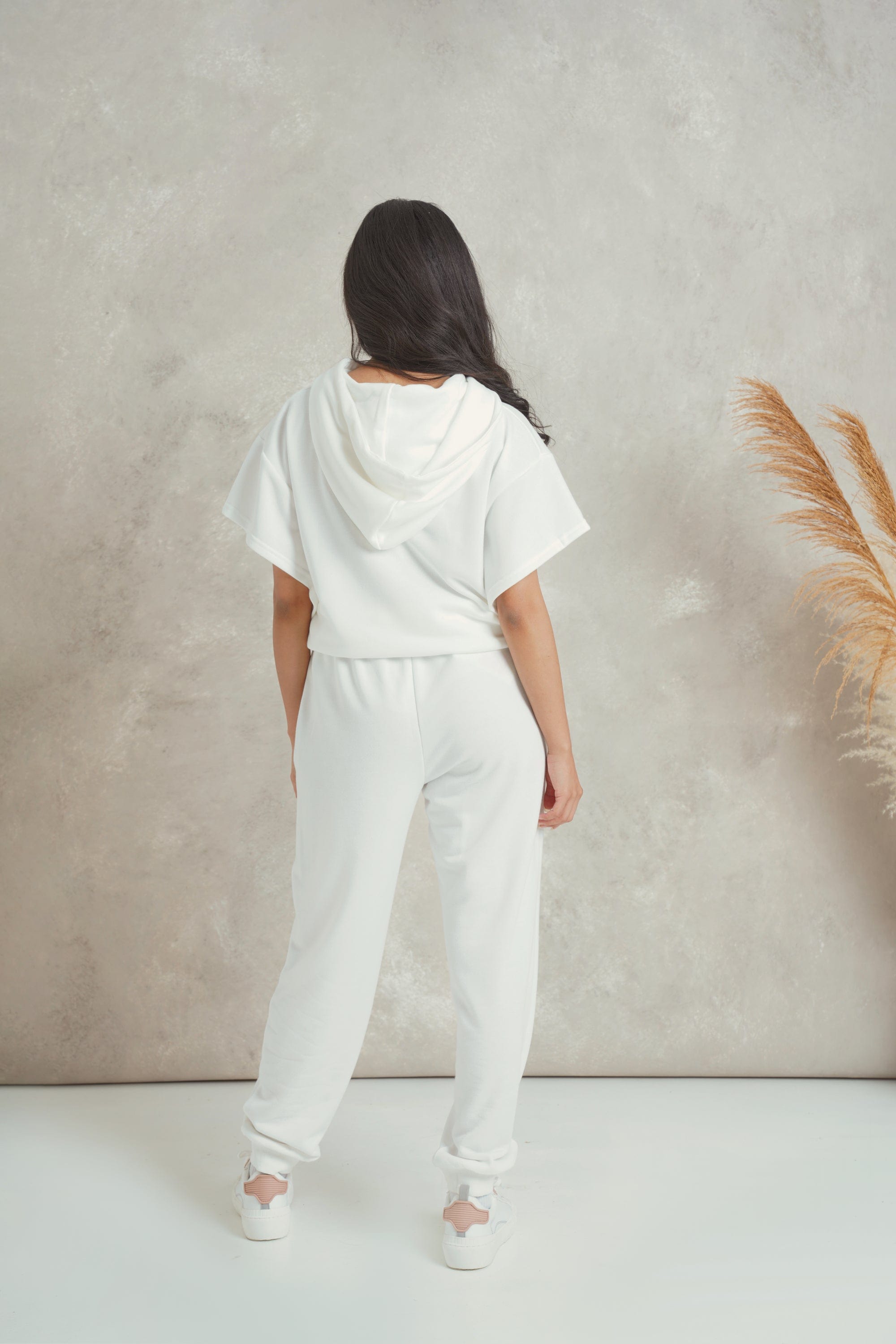 ميكا بلوزة هودي سادة بقبعة ورباط نسائي