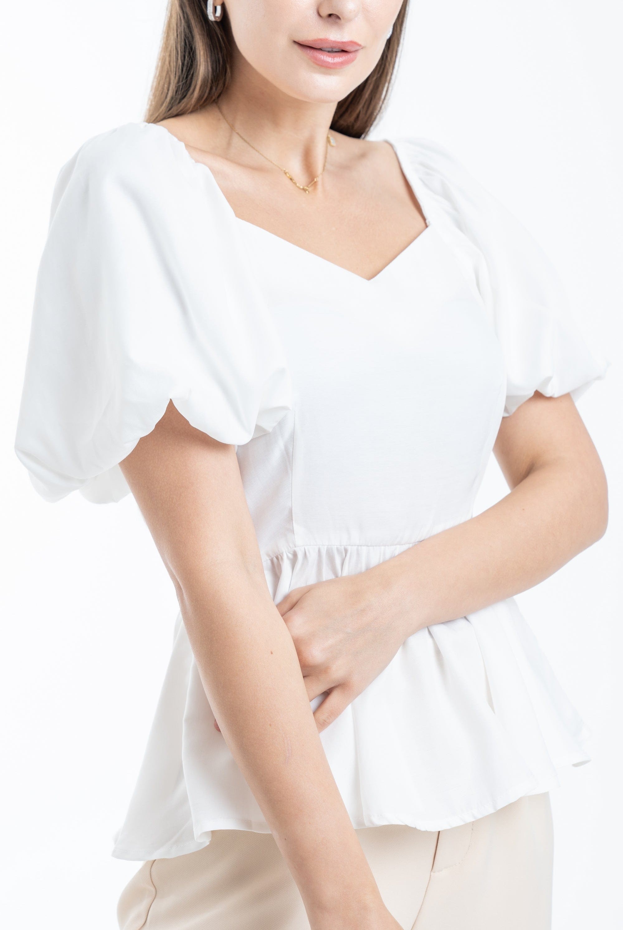 ميكا توب سادة مخصر بفتحة صدر كم قصير بف نسائي أوف وايت