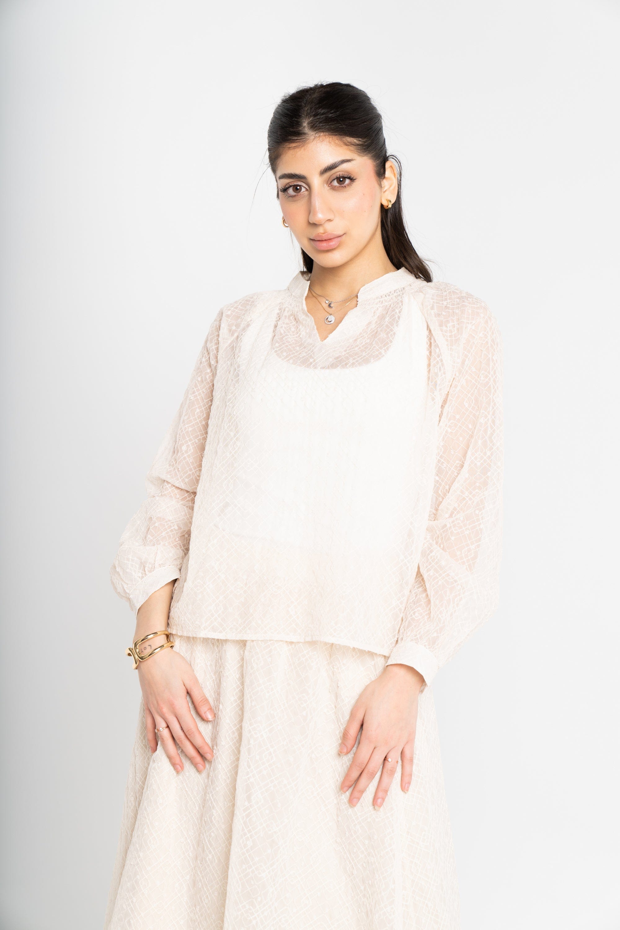 ميكا بلوزة كلاسيك شفافة كم طويل بف