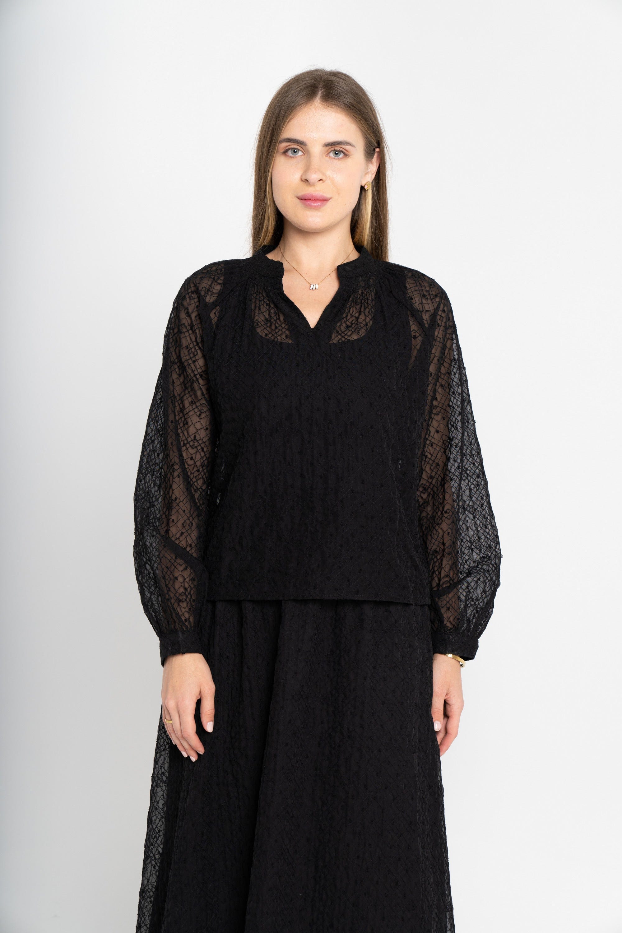 ميكا بلوزة كلاسيك شفافة كم طويل بف