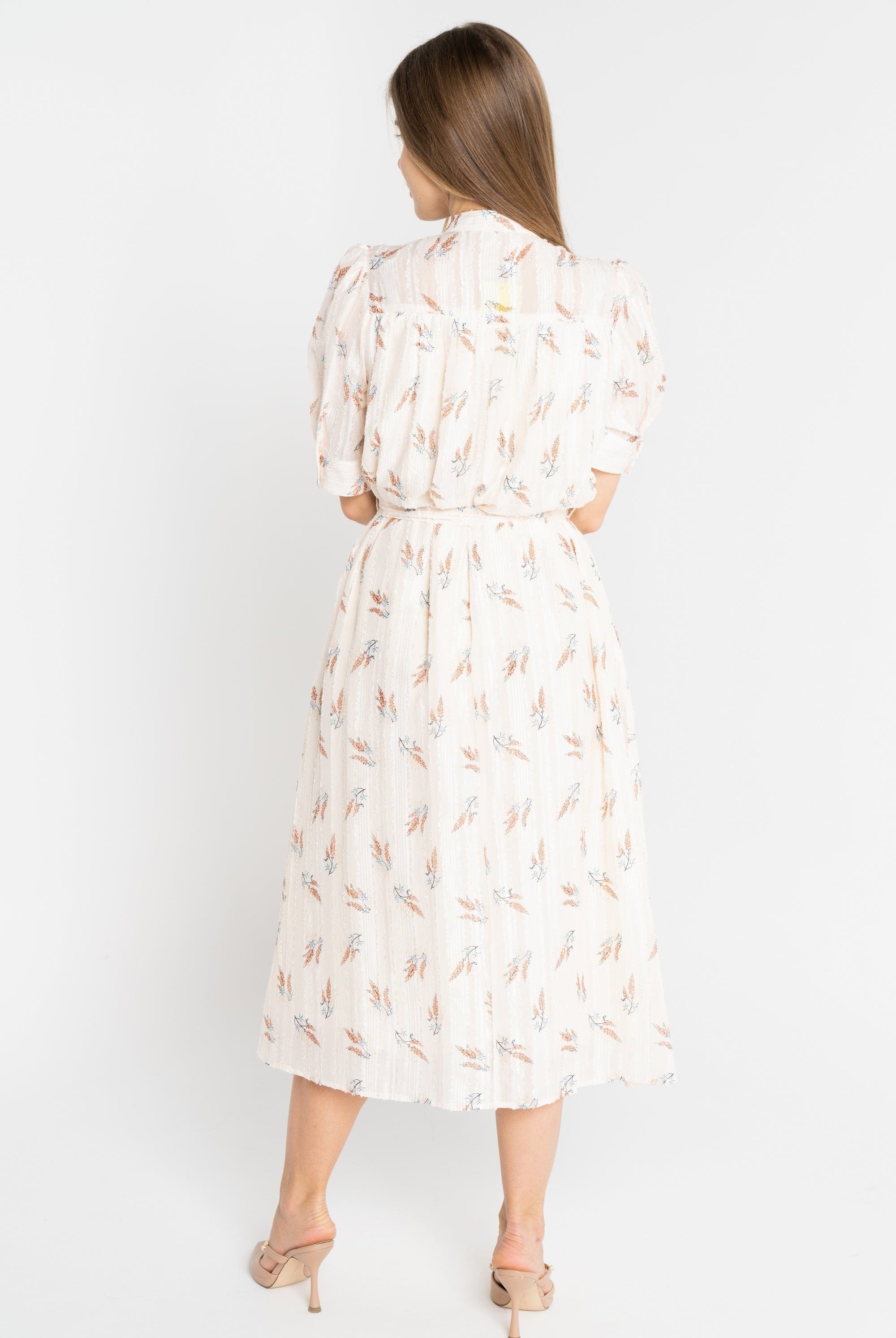 ميكا فستان ميدي منقوش بحزام على الخصر كم قصير نسائي