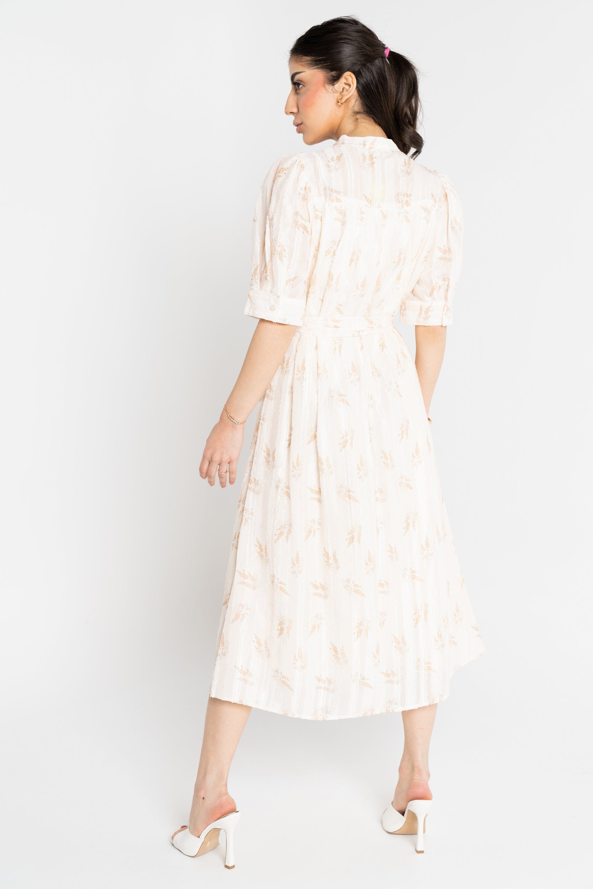 ميكا فستان ميدي منقوش بحزام على الخصر كم قصير نسائي