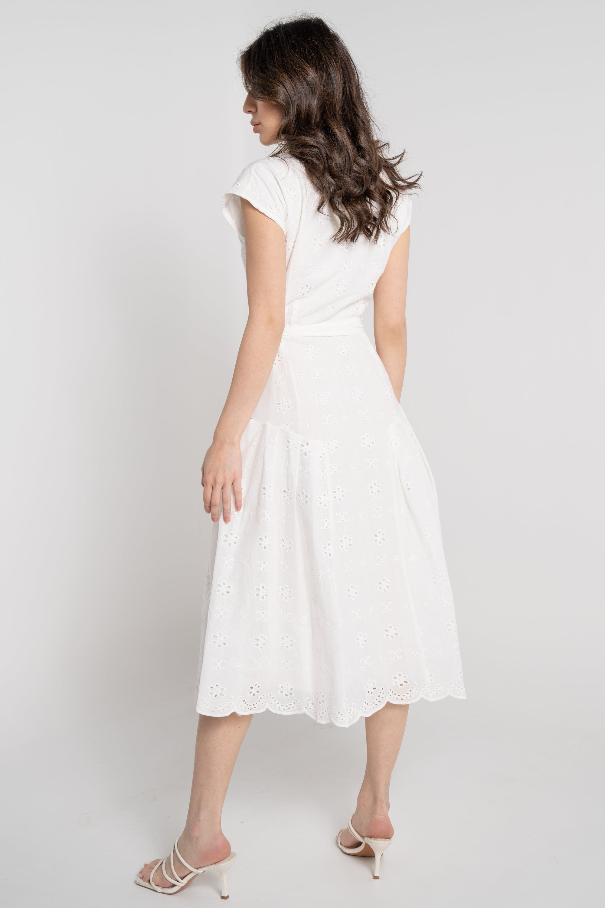 ميكا فستان ميدي بأكمام قصيرة مشجر بتصميم قميص