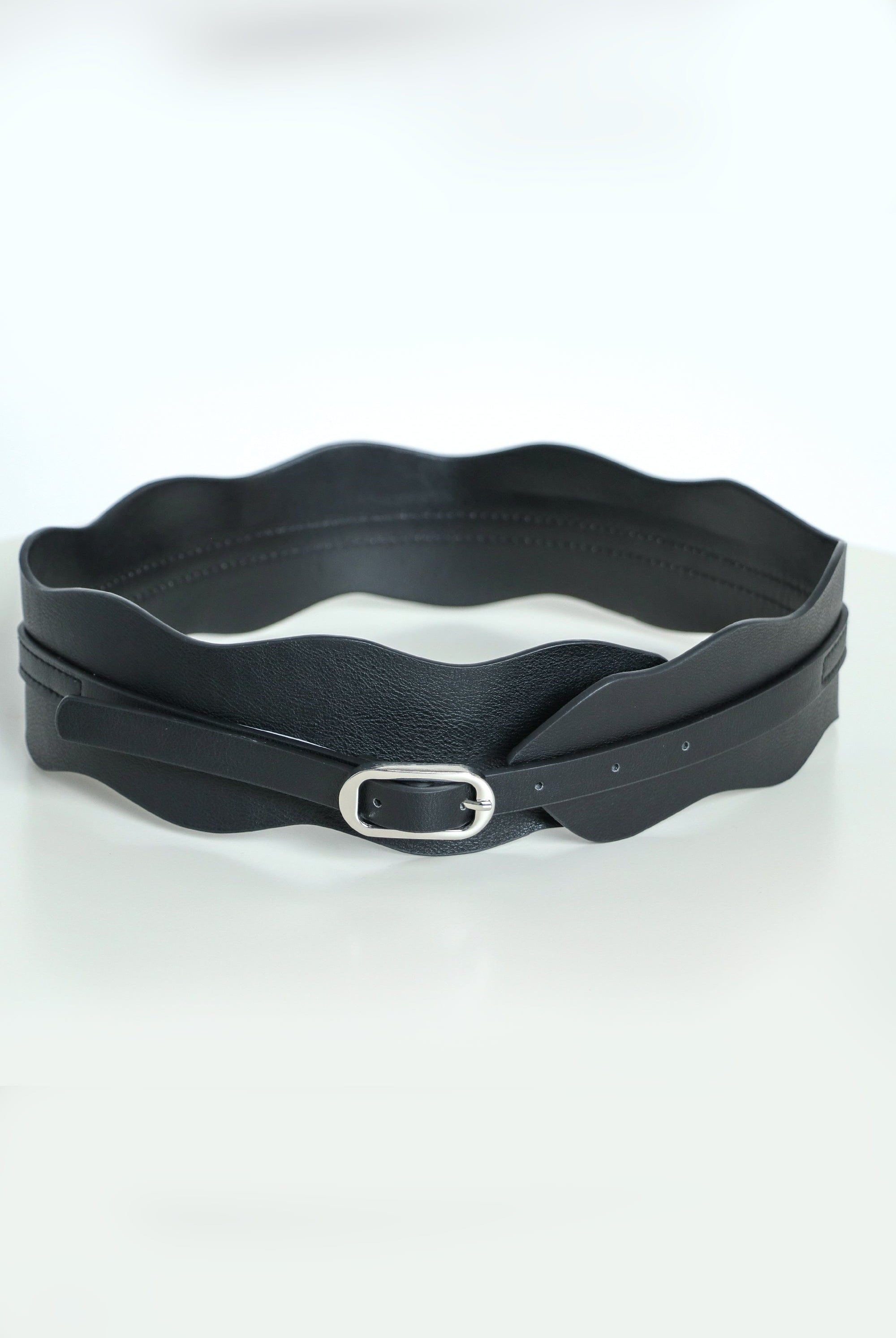 ميكا حزام عريض بتعرجات وتوكة رفيعة