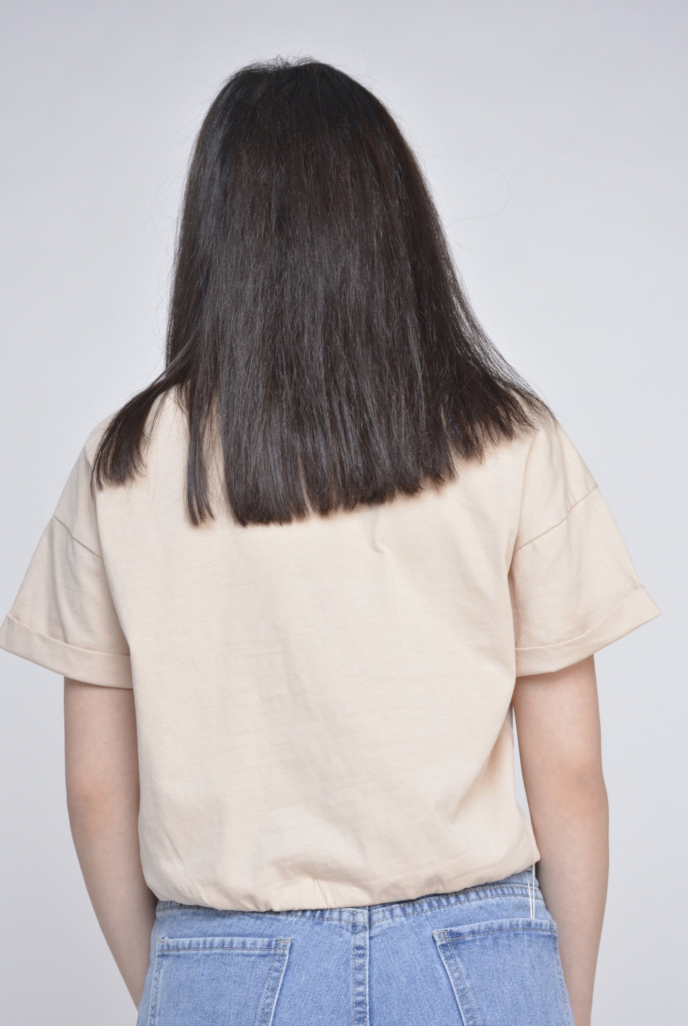 ميكا قميص نص بطن بجيوب وأزرار أمامية كم قصير نسائي