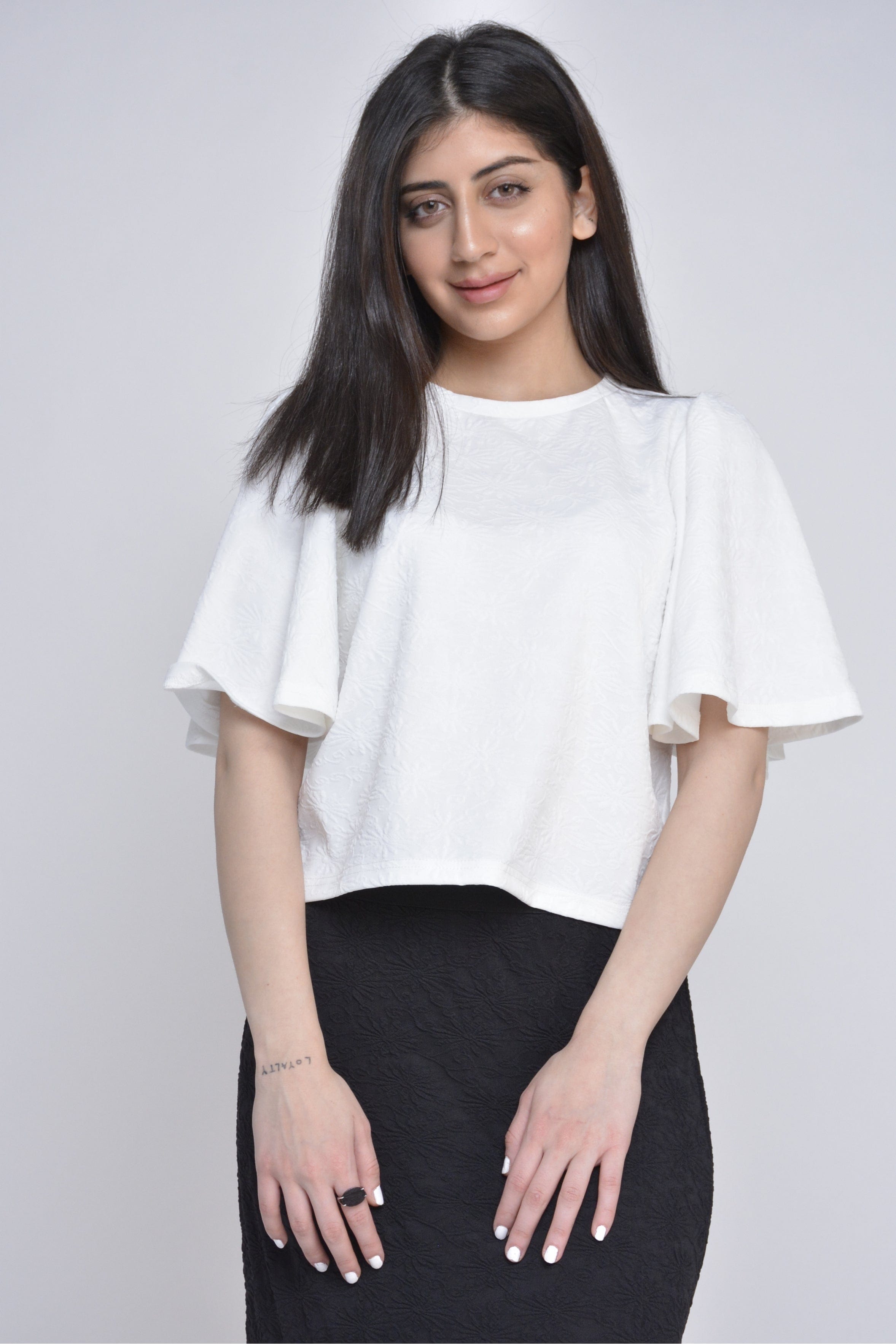 ميكا بلوزة سادة نص كم مفتوح نسائي