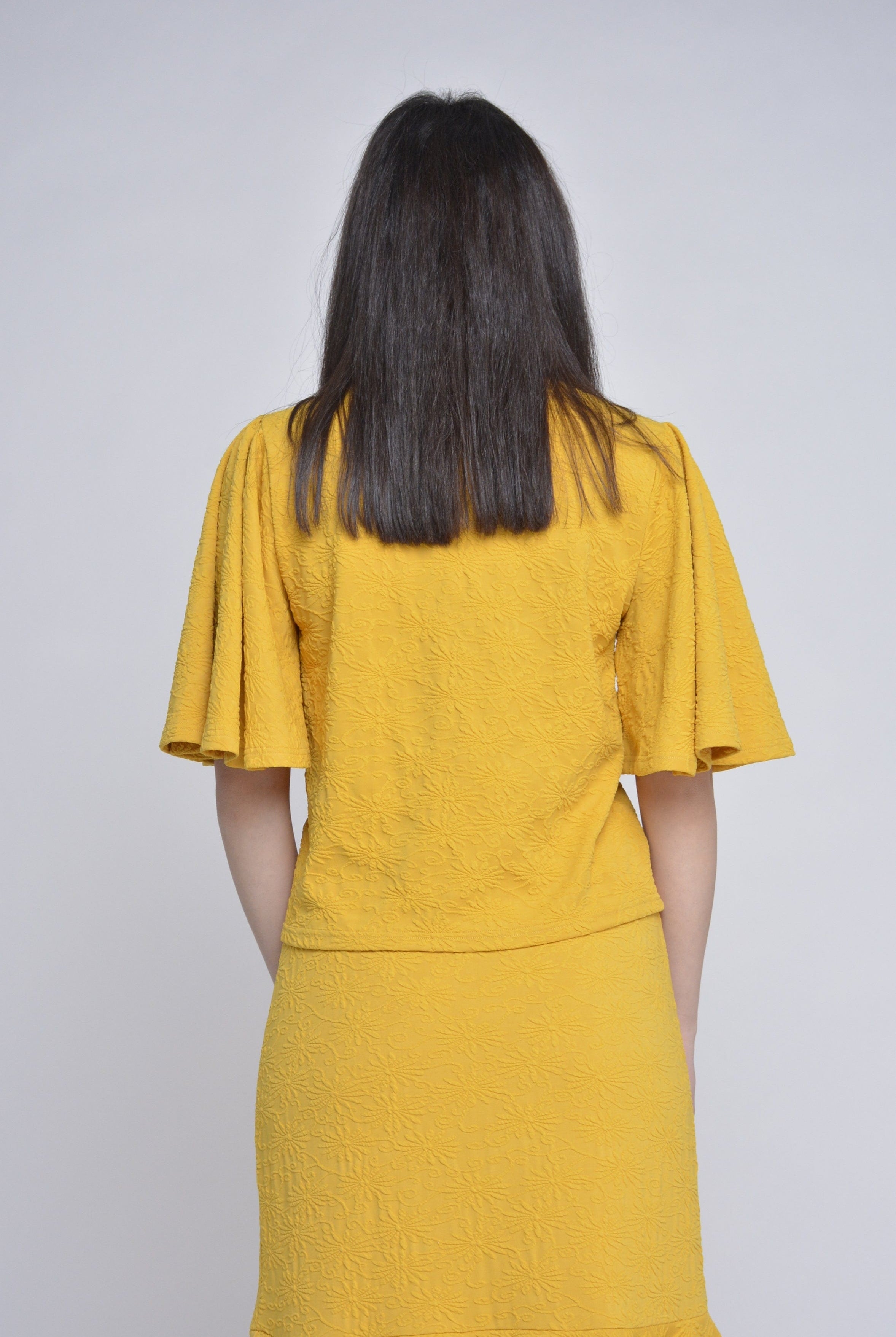 ميكا بلوزة سادة نص كم مفتوح نسائي