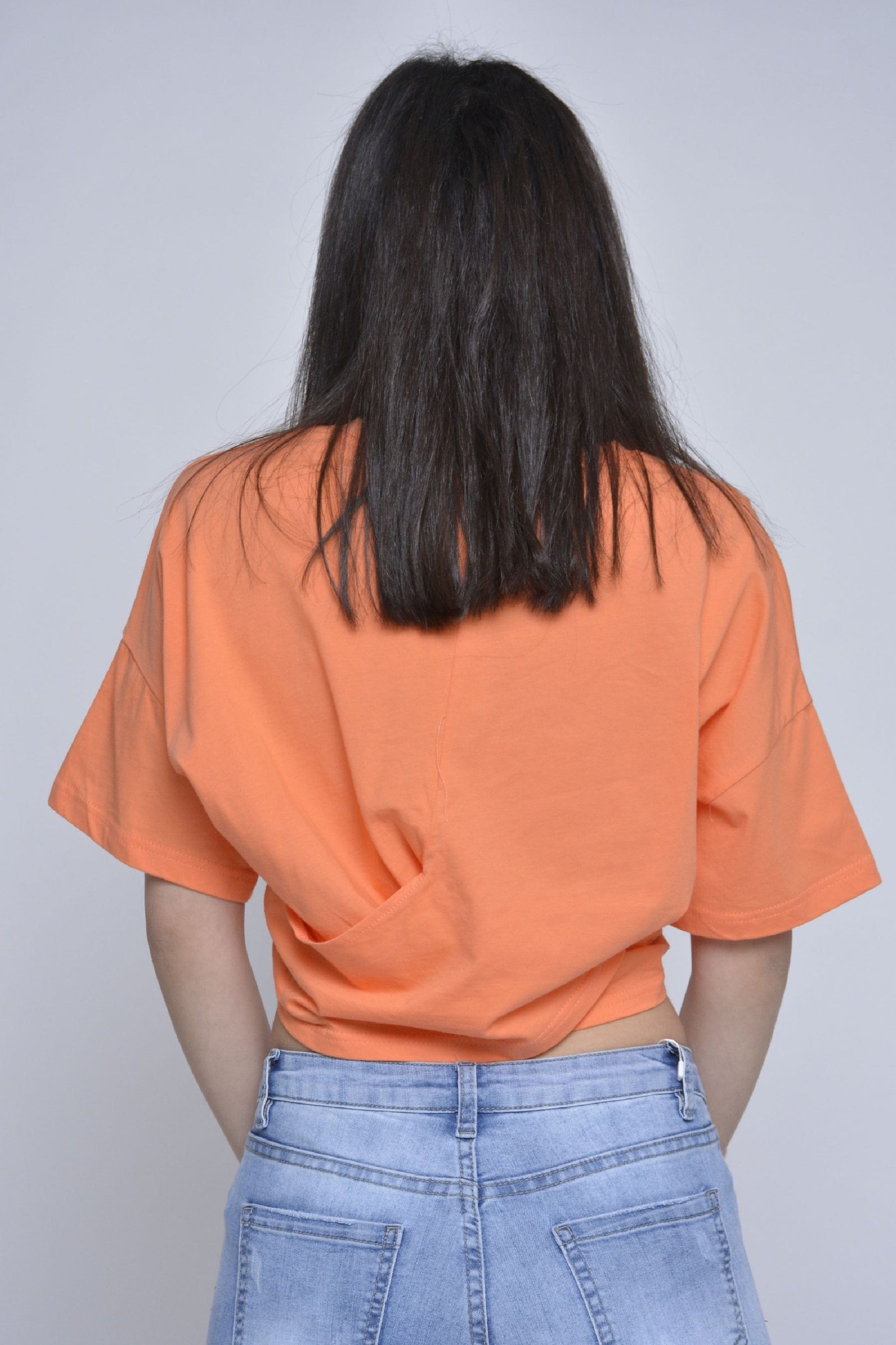 ميكا بلوزة قطن سادة نص بطن كم قصير