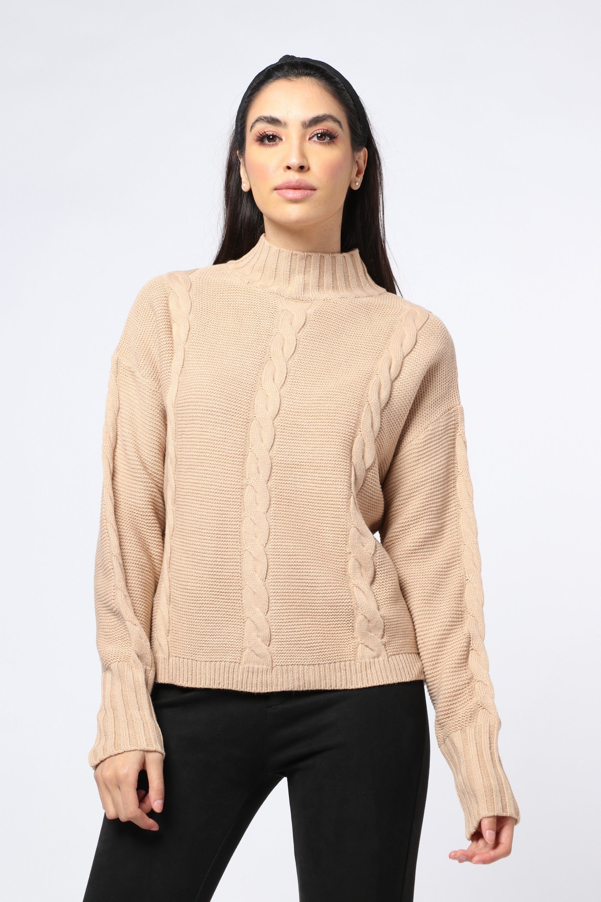 ميكا بلوزة سادة مضفرة برقبة مرتفعة بأكمام طويلة