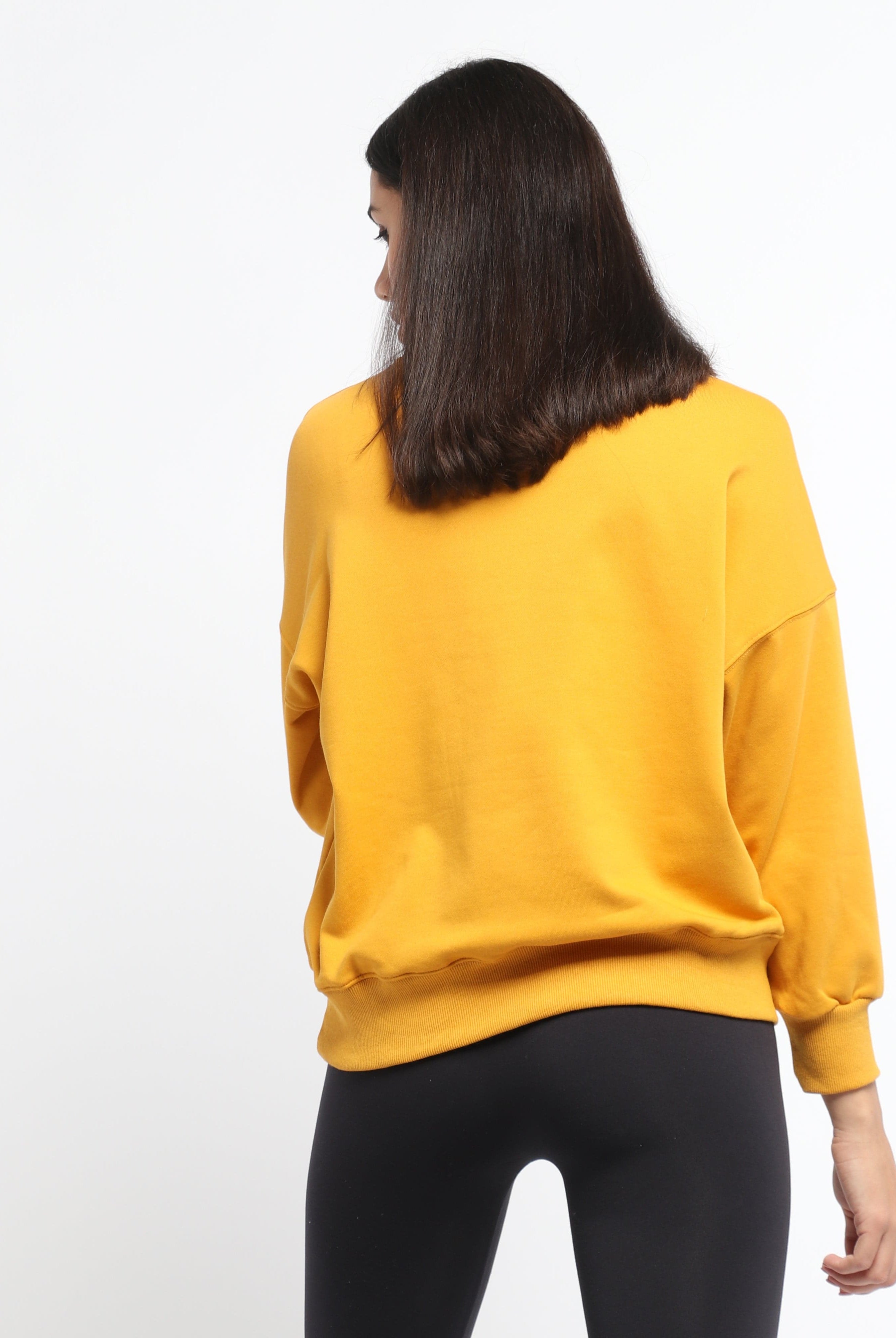 ميكا بلوزة بأكمام طويلة شتوية بطبعة على الصدر