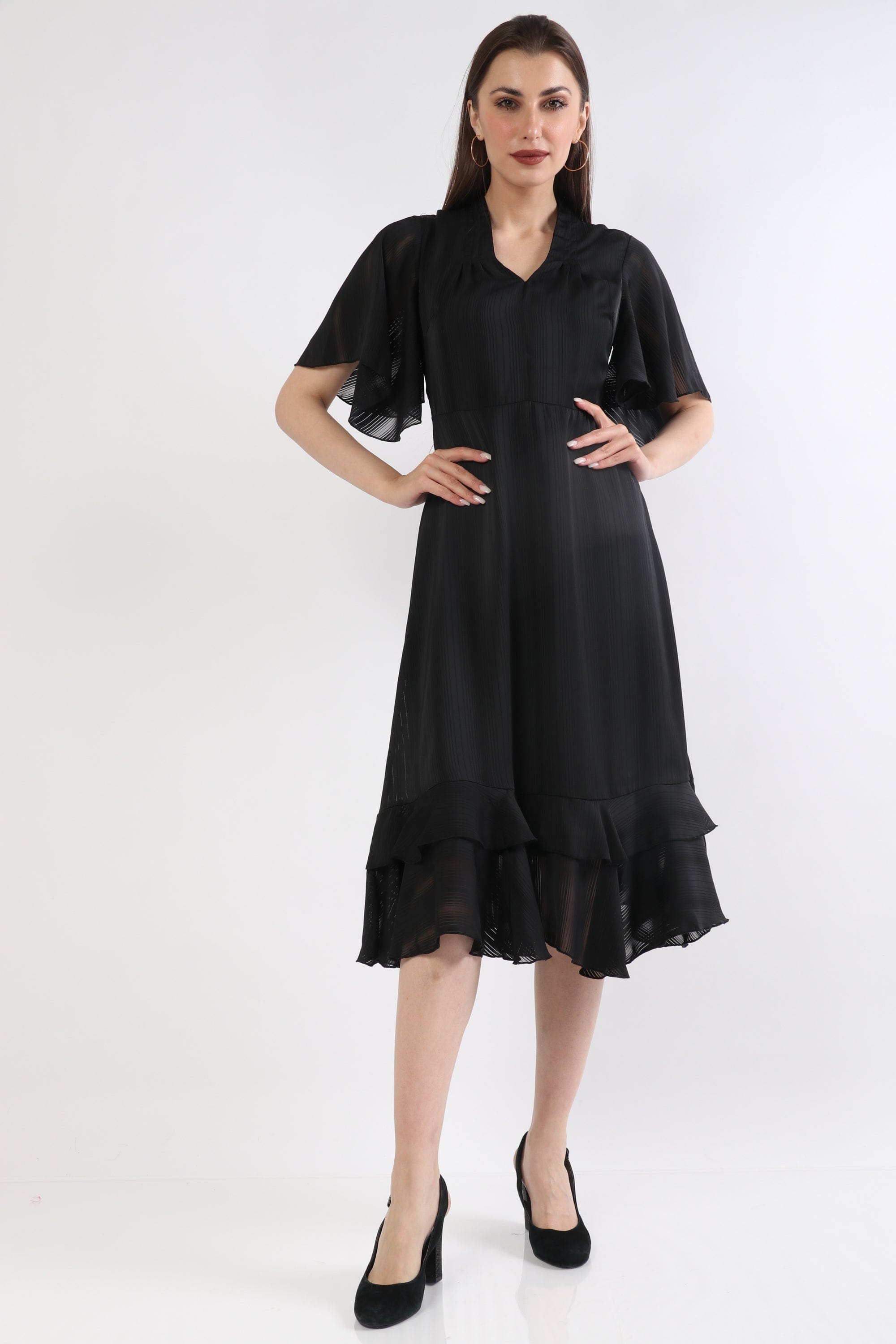 ميكا فستان ميدي بأكمام مفتوحة قصيرة