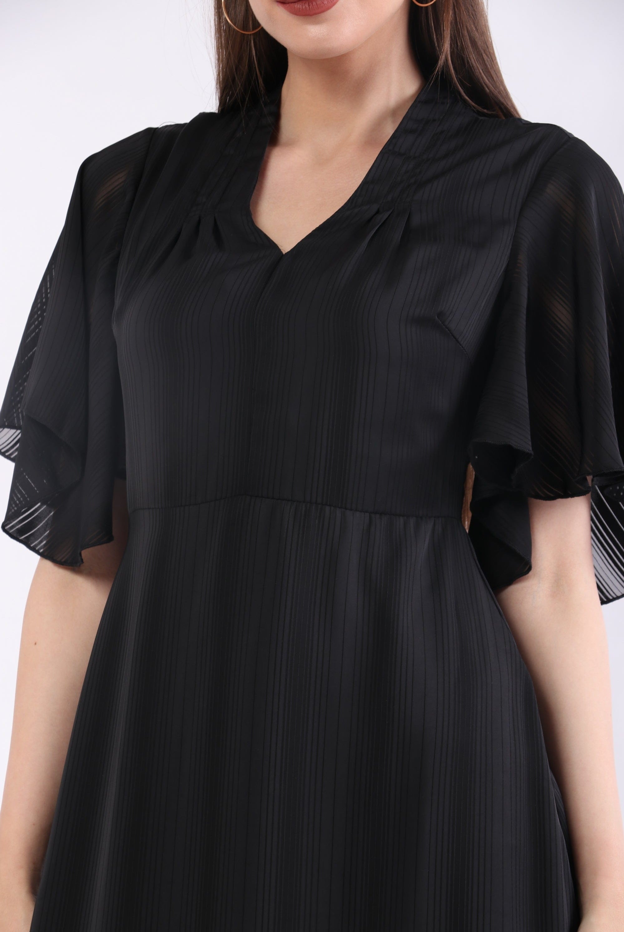 ميكا فستان ميدي بأكمام مفتوحة قصيرة