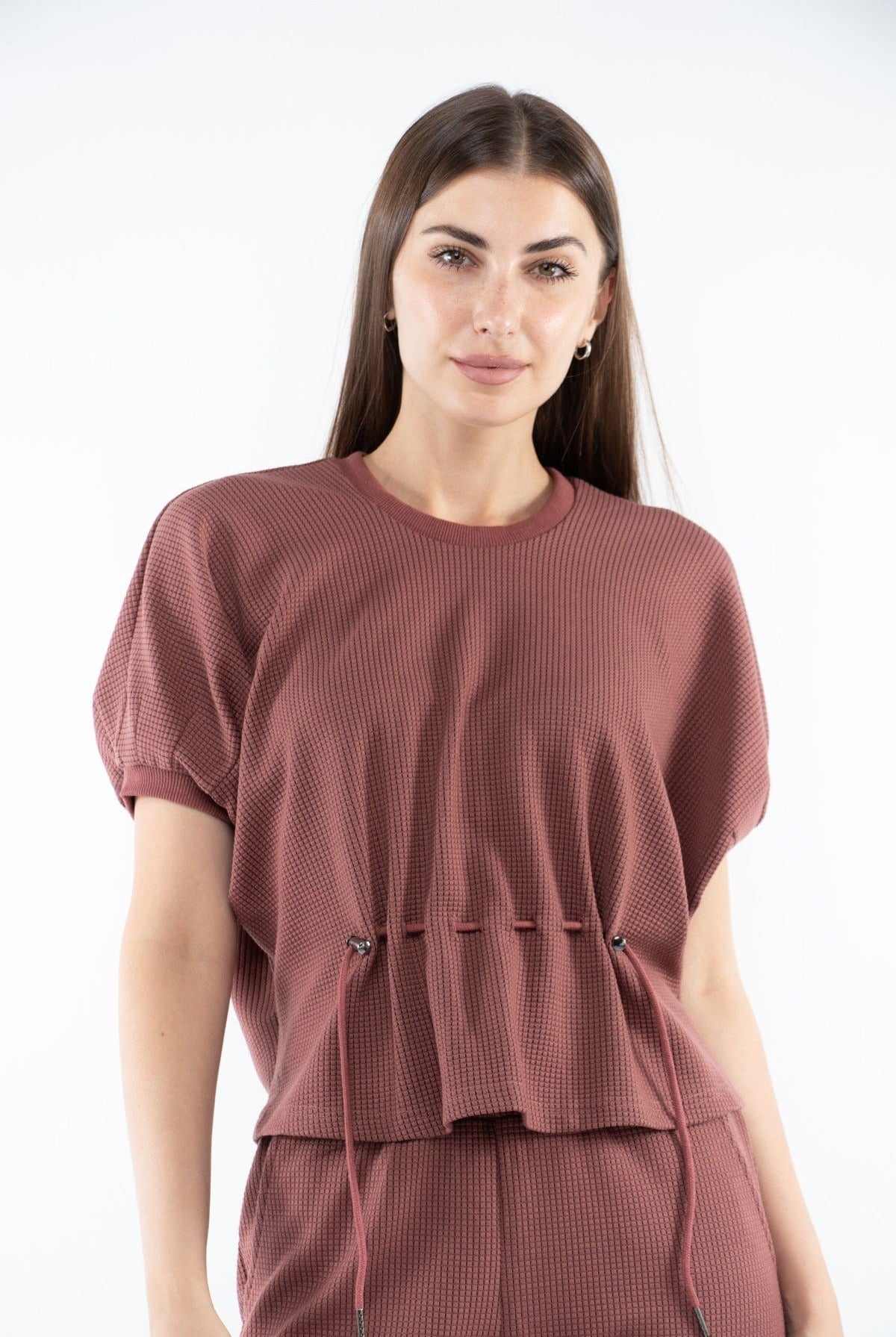 ميكا بلوزة بأكمام قصيرة منفوخة مزينة برباط رفيع