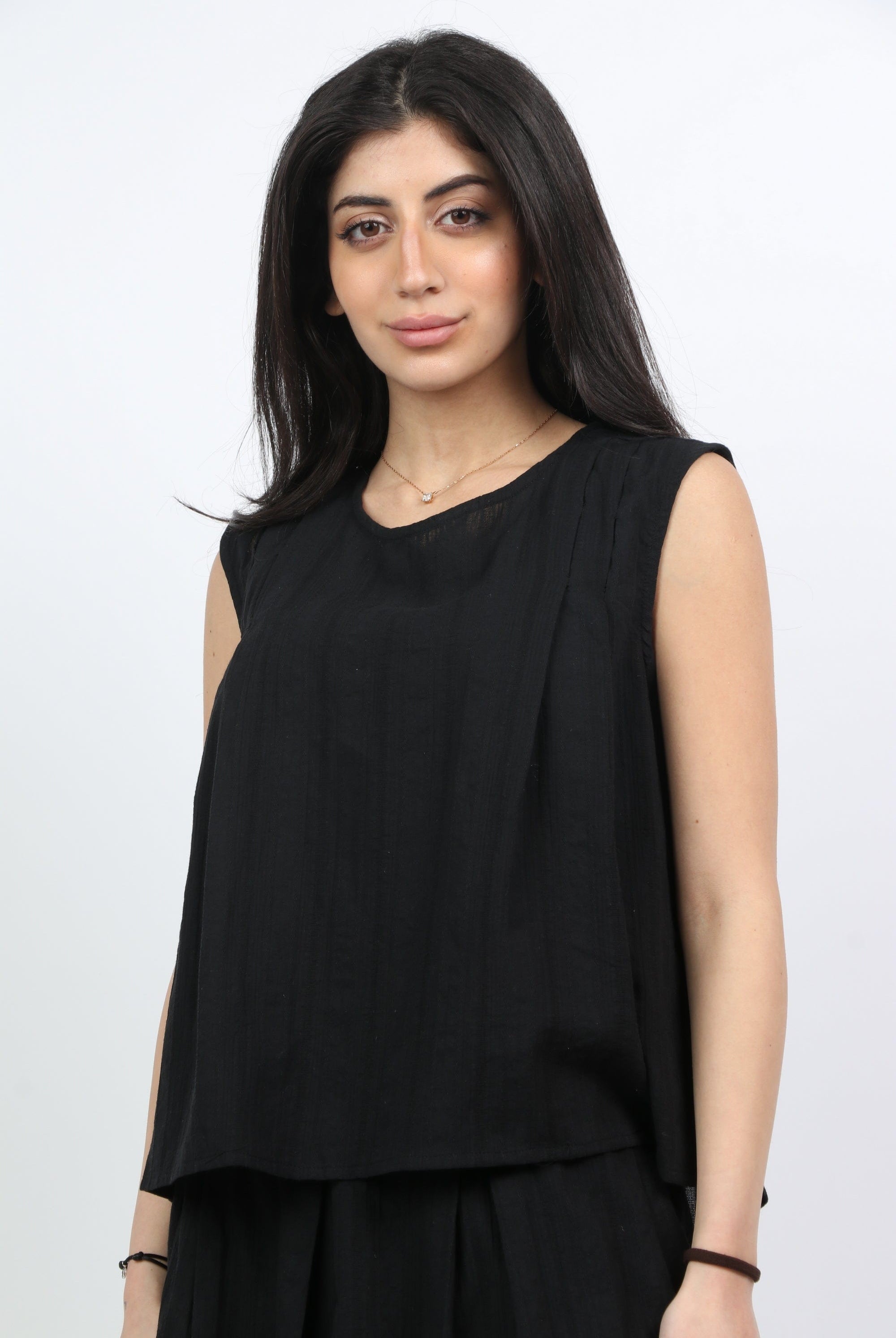 ميكا بلوزة قطنية كت بكسرتين على الصدر نسائي