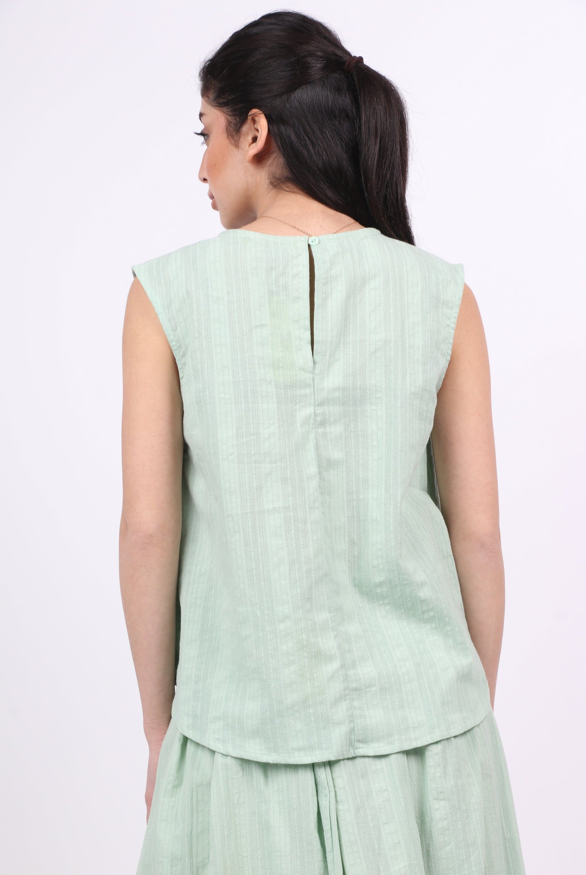 ميكا بلوزة قطنية كت بكسرتين على الصدر نسائي