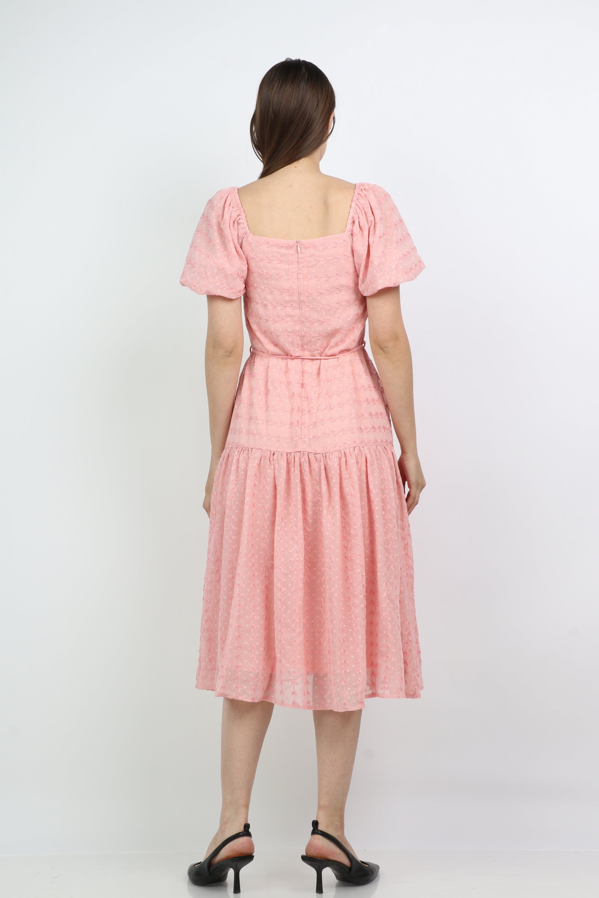 ميكا فستان ميدي بخصر مزين بأزرار أمامية بكم قصير