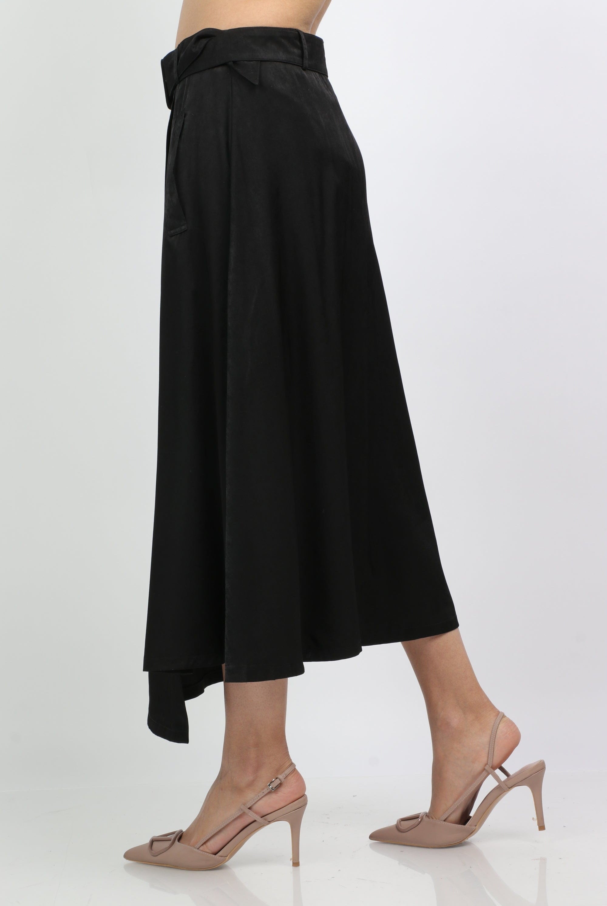 ميكا تنورة ميدي شكل لف مزودة بجيوب