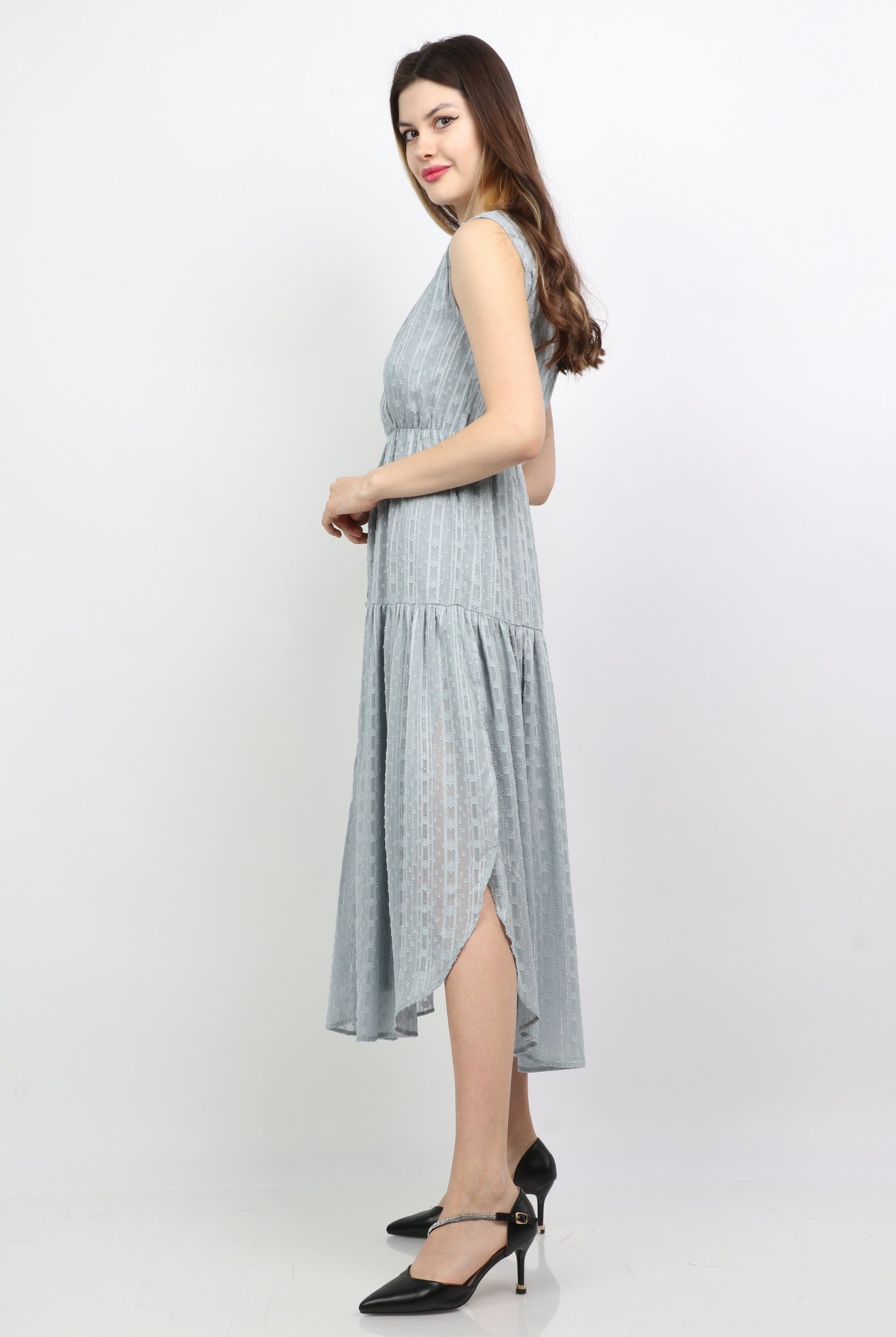 ميكا فستان ميدي منقوش بحزام خصر بدون كم