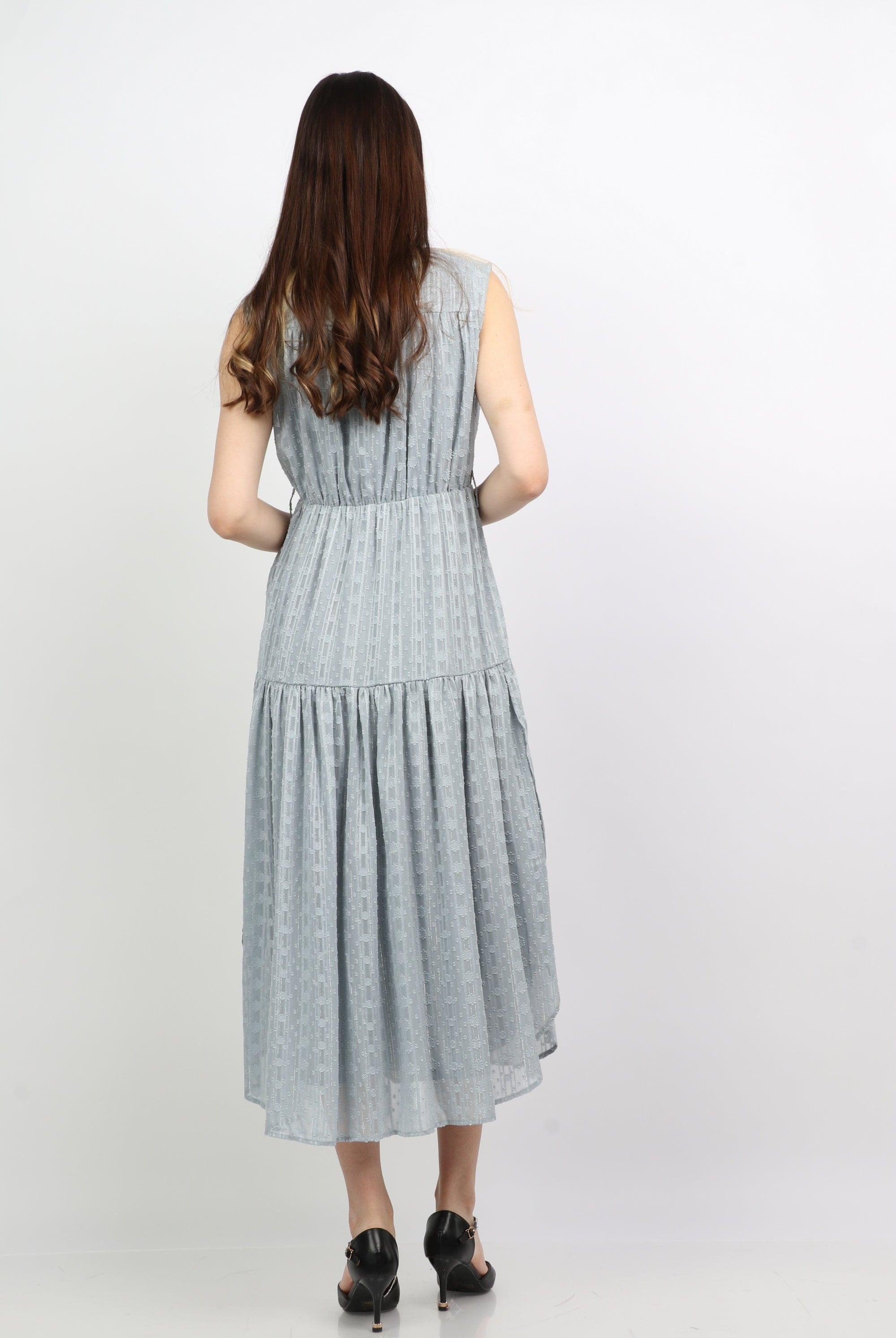 ميكا فستان ميدي منقوش بحزام خصر بدون كم