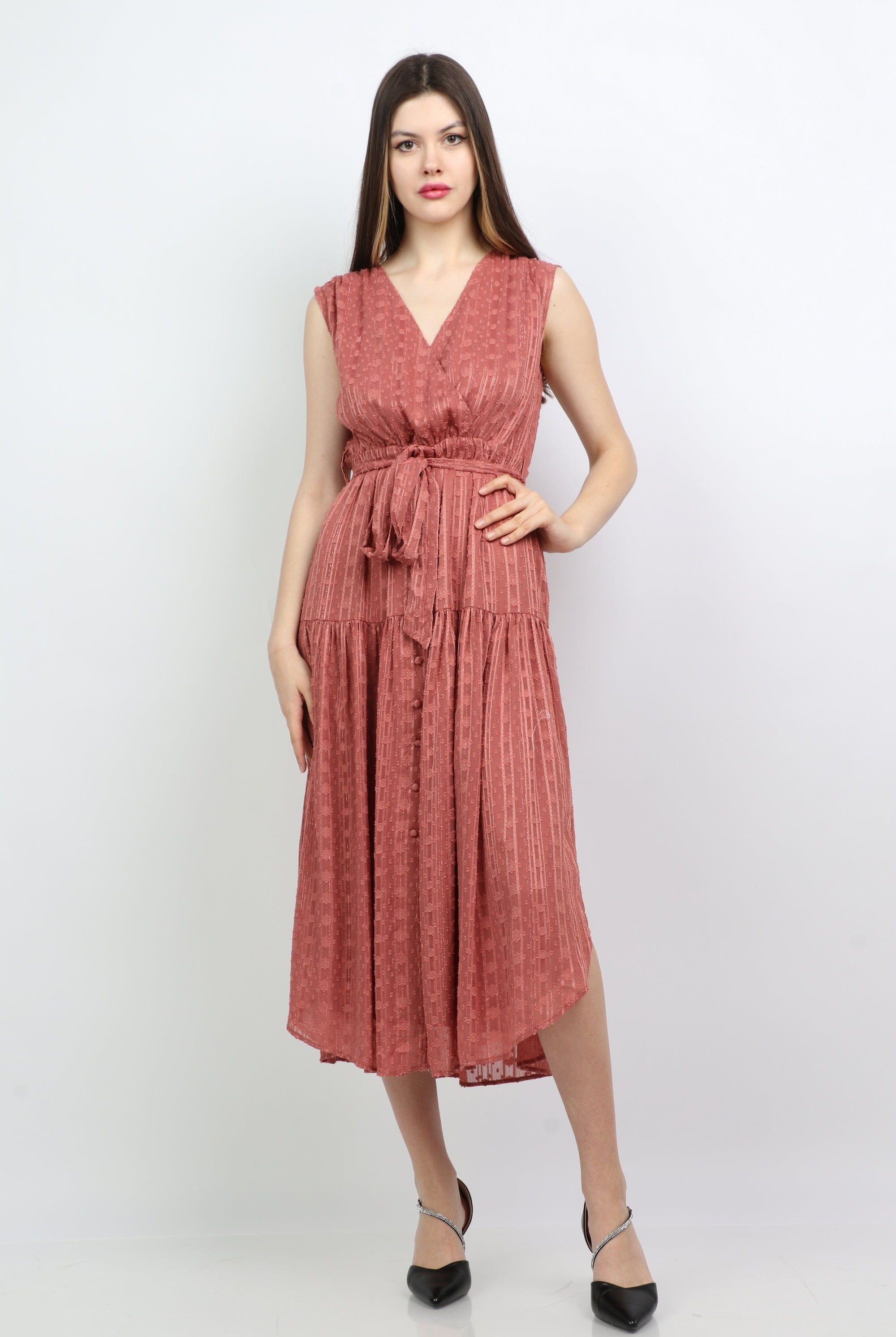 ميكا فستان ميدي منقوش بحزام خصر بدون كم