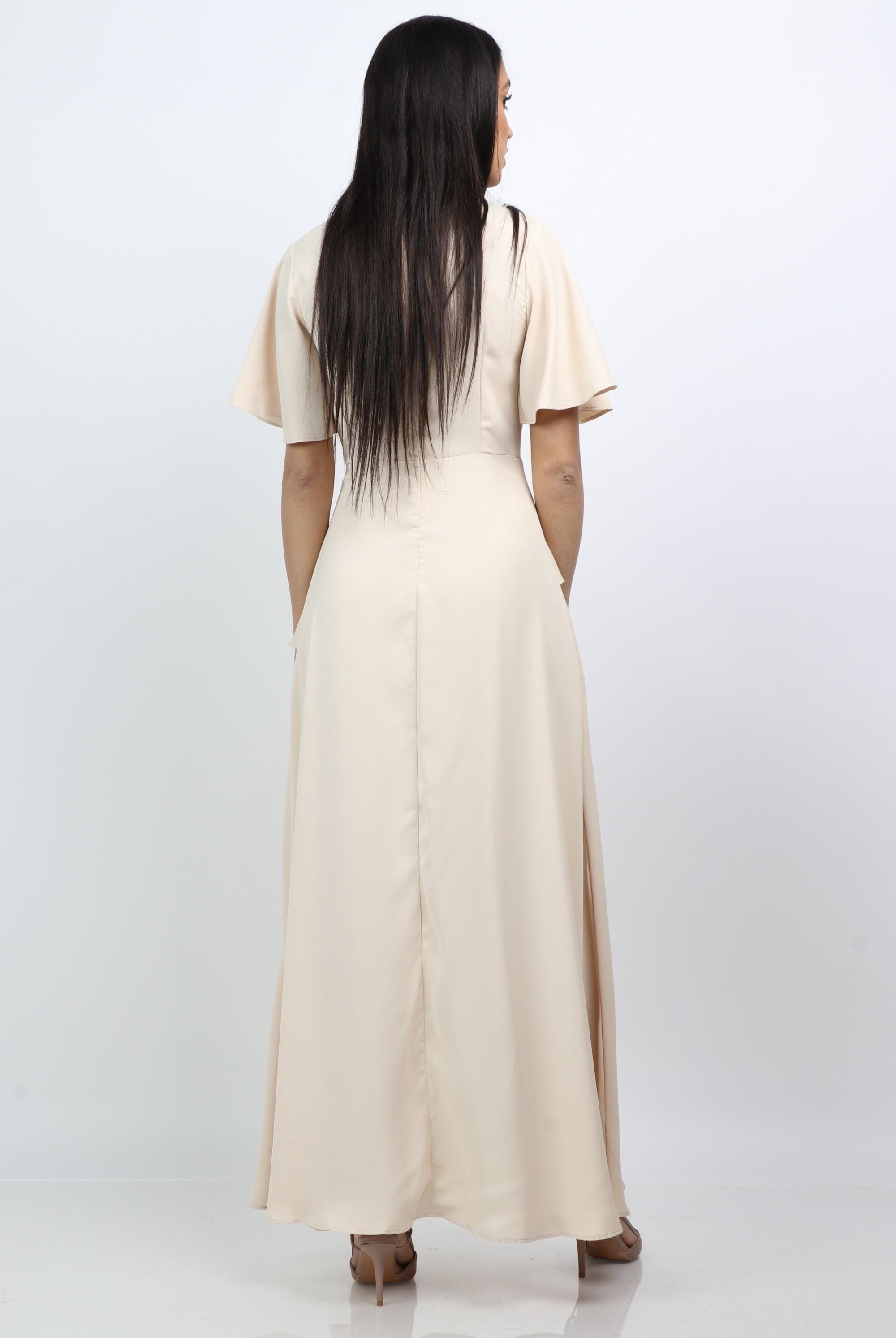 ميكا فستان ماكسي فتحة رقبة سبعة بأكمام فراشة