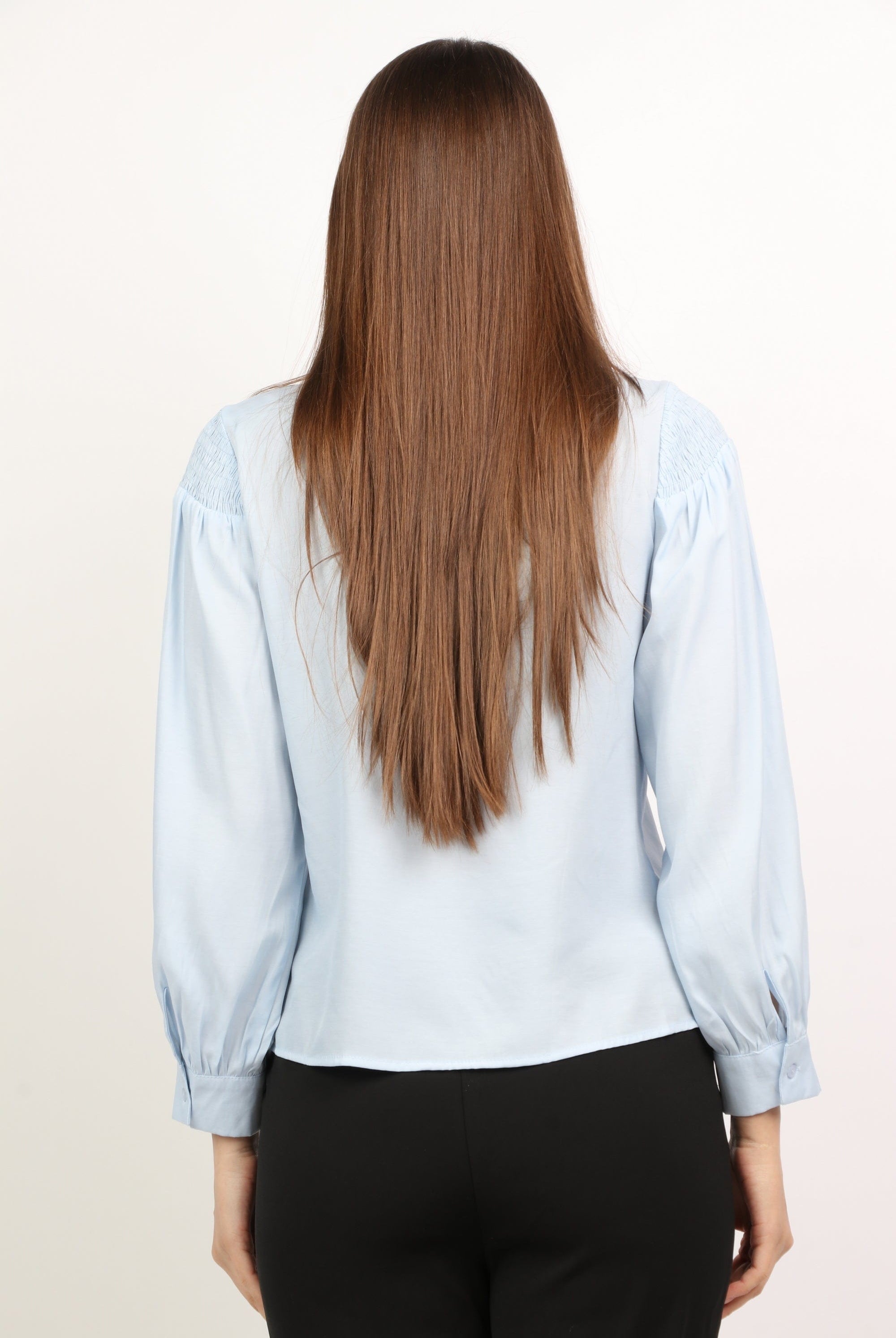 ميكا بلوزة مكشكشة من الصدر أزرار أمامية كم طويل نسائي