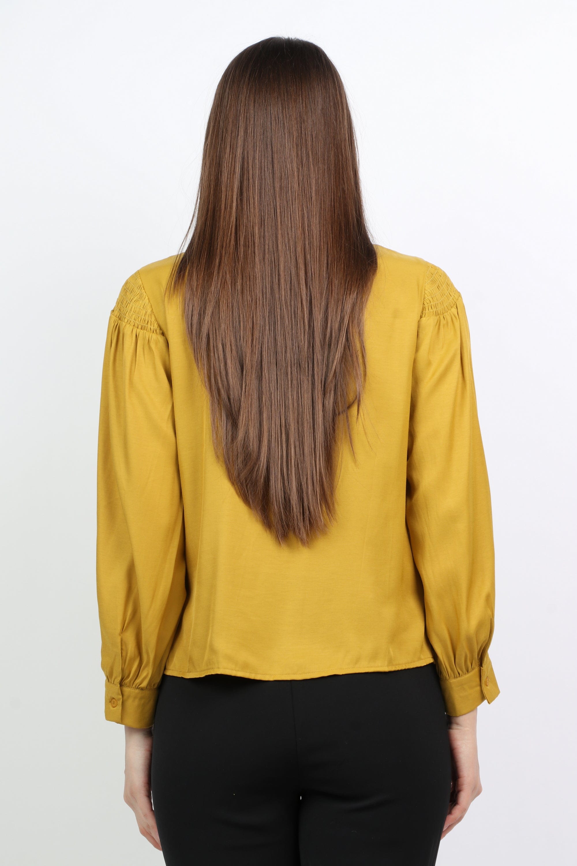 ميكا بلوزة مكشكشة من الصدر أزرار أمامية كم طويل نسائي