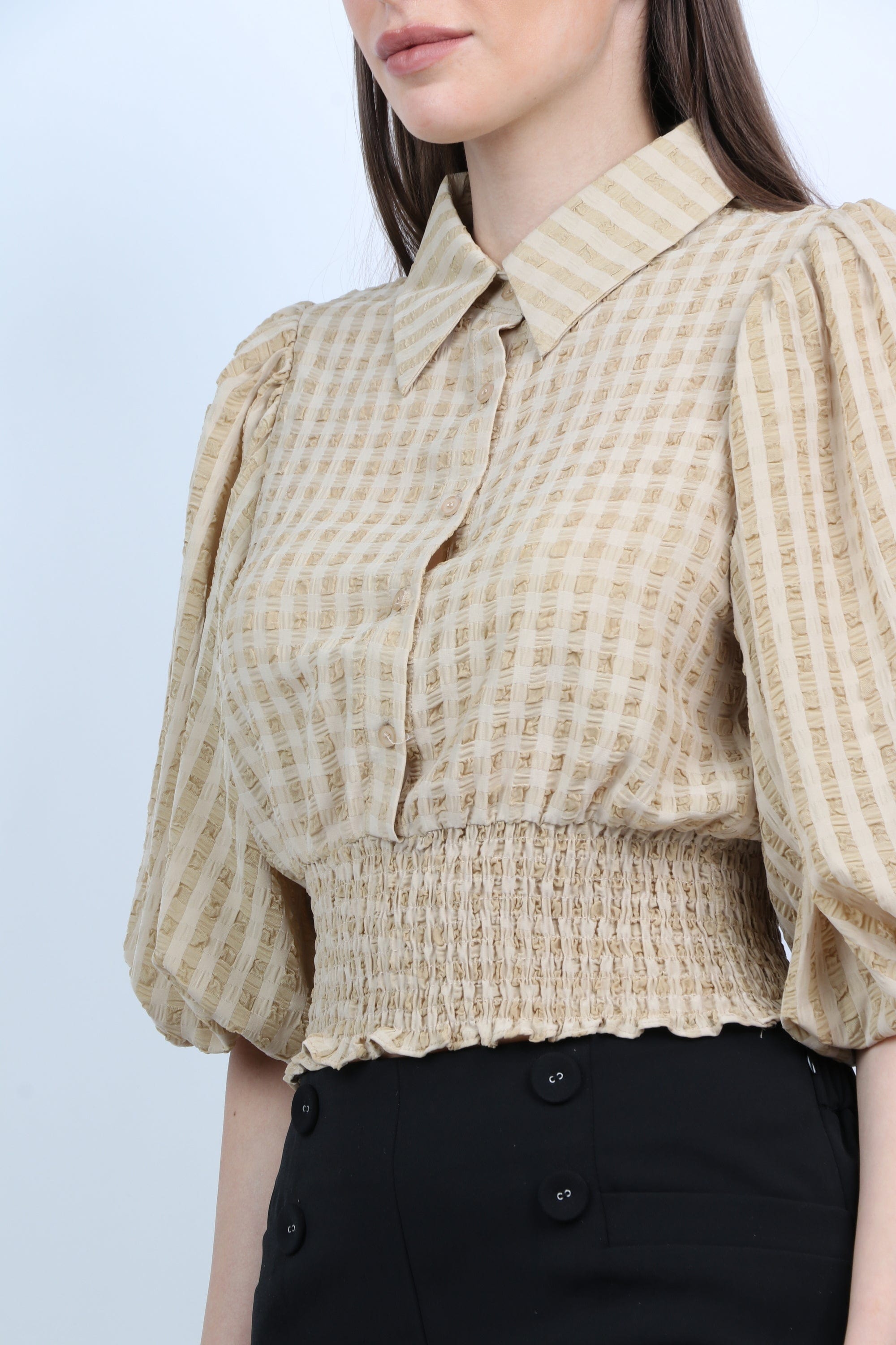 ميكا بلوزة كاروهات بوسط وياقة كم طويل منفوخ نسائي